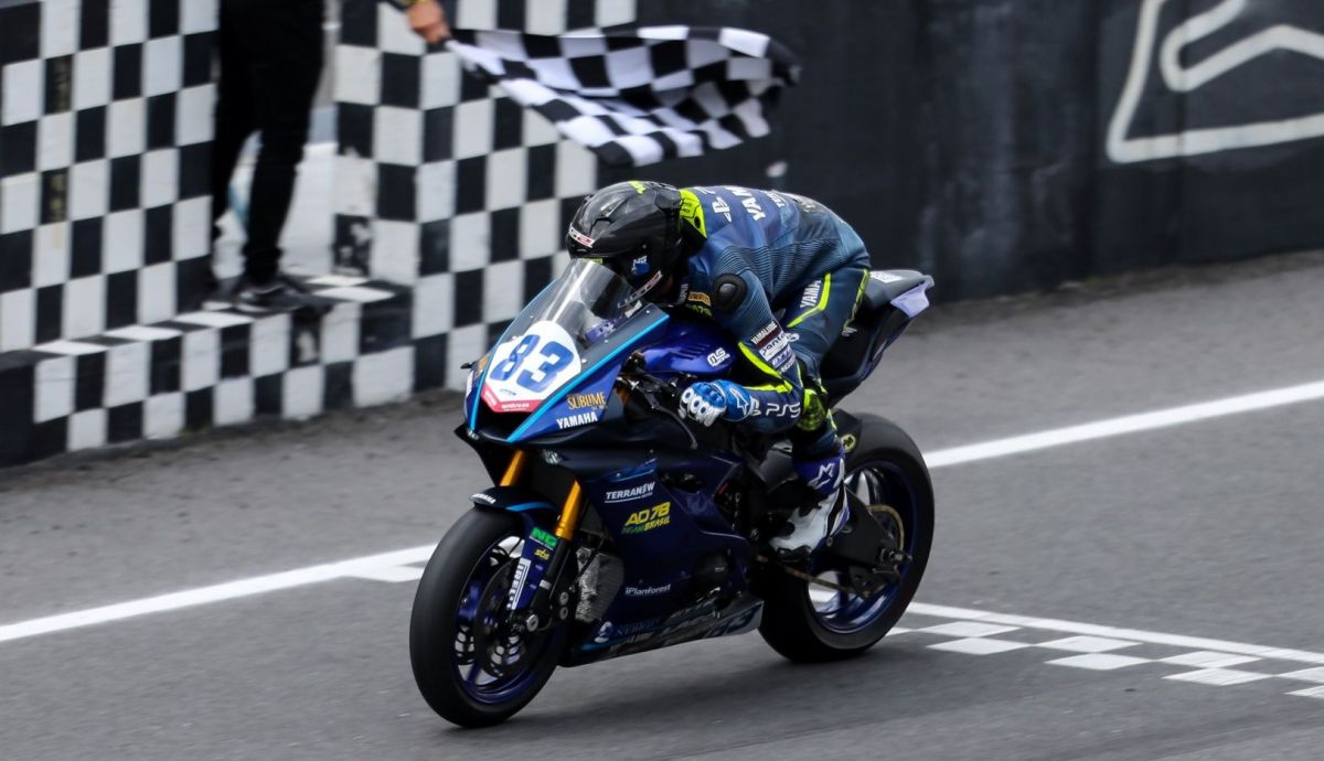 Meikon Kawakami se impone en Supersport en Estoril Meikon Kawakami se impone en Supersport en Estoril