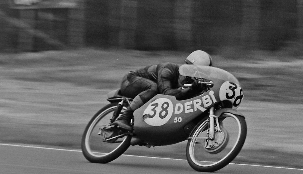 Cañellas en el GP de Francia de 1970 con Derbi. Fuente: Maurice Büla © FIM