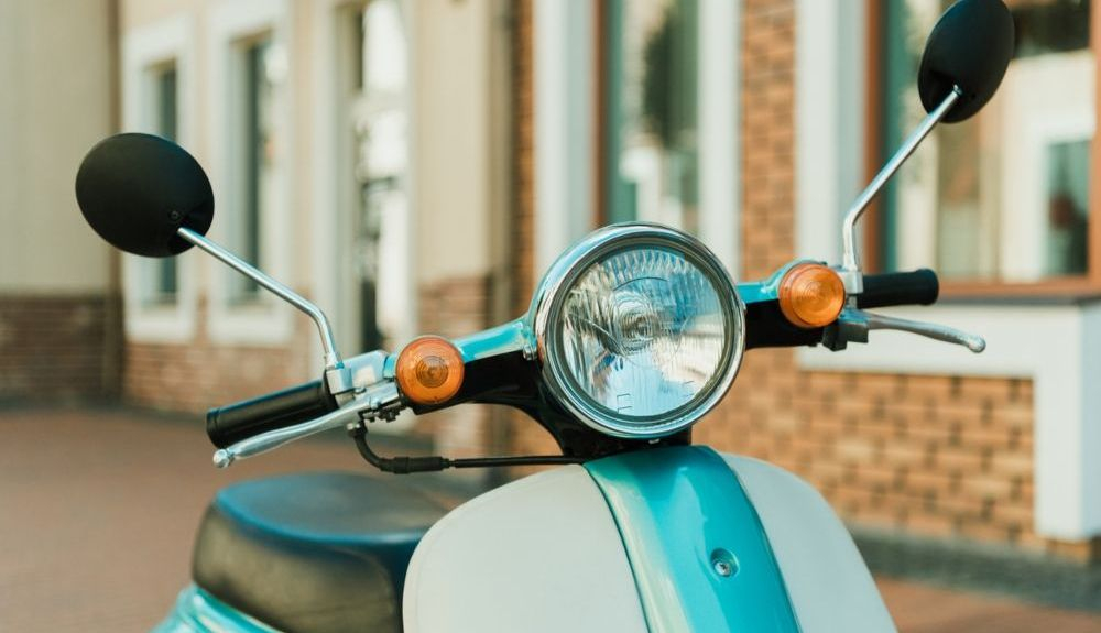 En la imagen una scooter, que suele llevar uno de los tipos de motores, el monocilíndrico. Fuente: iStock / LightFieldStudios En la imagen una scooter, que suele llevar uno de los tipos de motores, el monocilíndrico. Fuente: iStock / LightFieldStudios