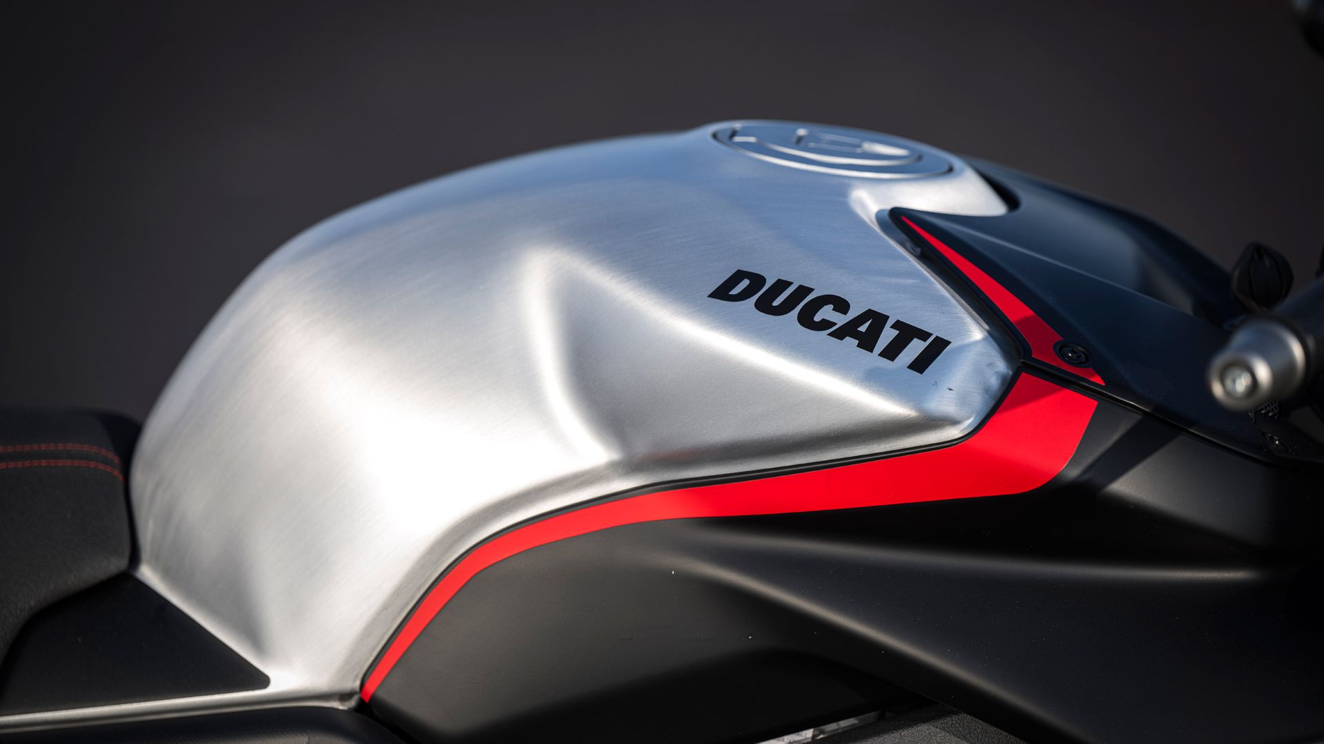 Ducati Streetfighter V4 SP 2022 Detalles (10)