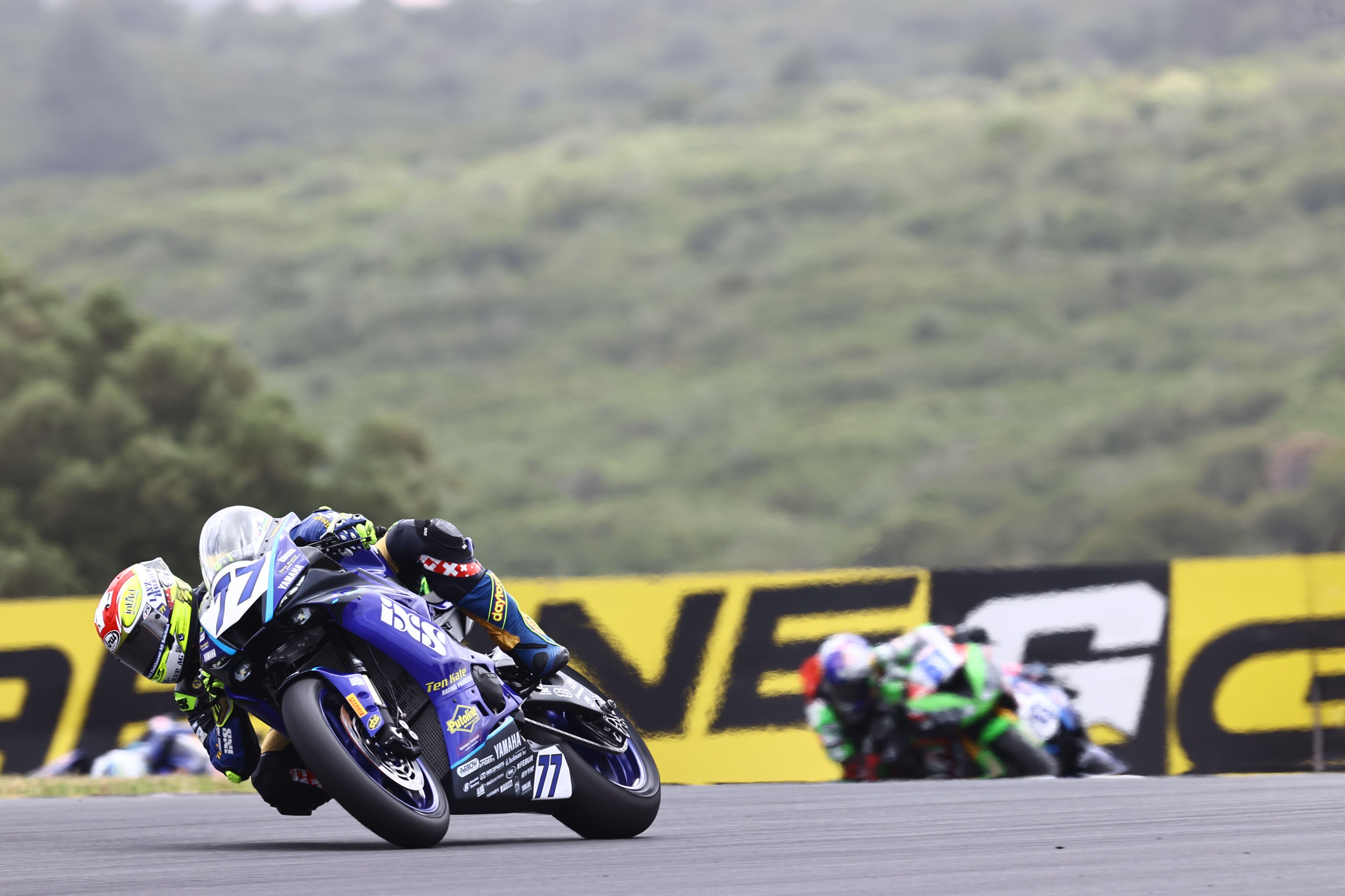 Dominique Aegerter se escapa rumbo a la victoria, WSS Estoril 2022