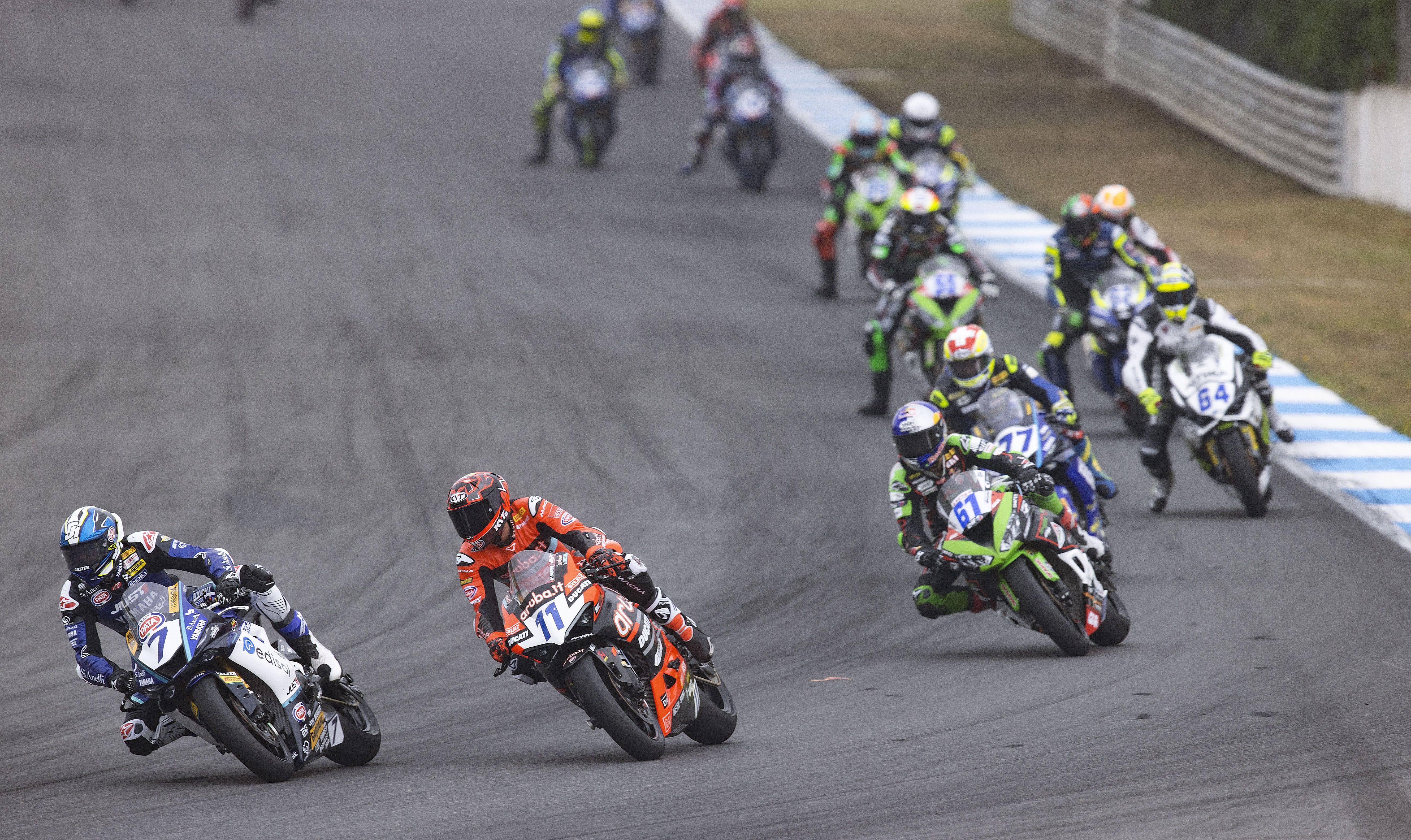 Lorenzo Baldassarri supera a Nicolò Bulega, WSS Estoril 2022
