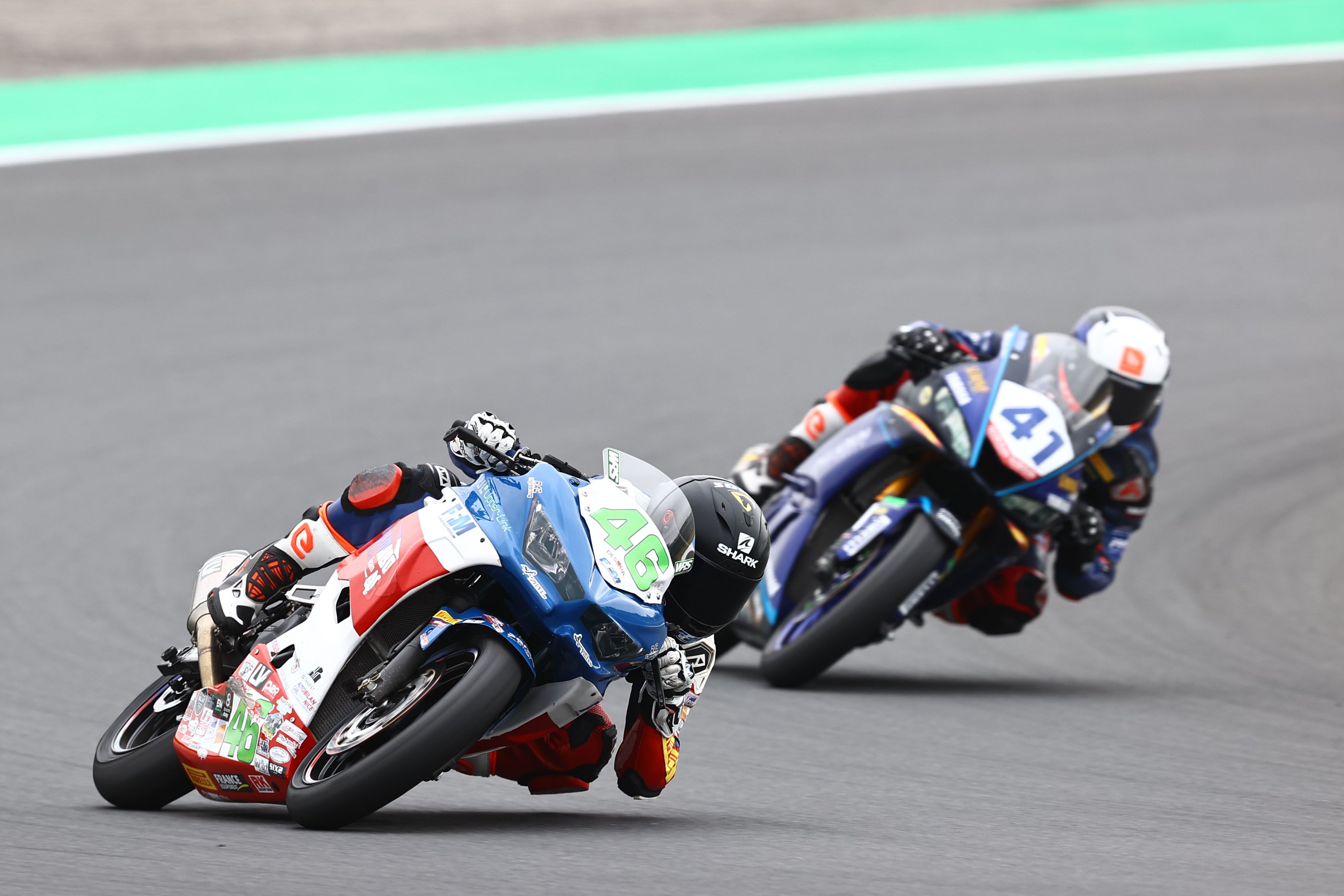 Marc García se mete por dentro a Samuel Di Sora, SSP300 Estoril 2022