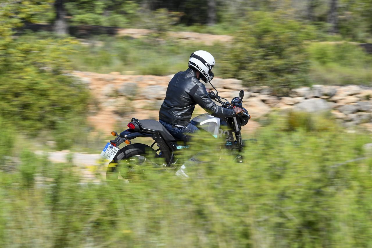 Royal Enfield Scram 411 23