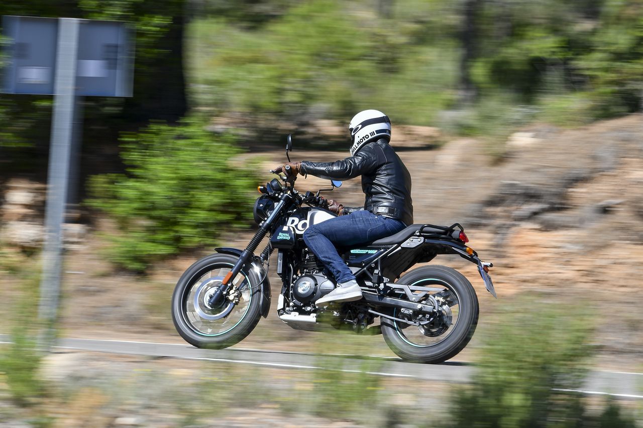 Royal Enfield Scram 411 25