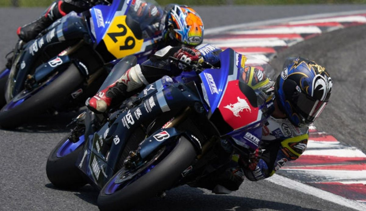 Katsuyuki Nakasuga y Yuki Okamoto lograron dos dobletes con Yamaha Katsuyuki Nakasuga y Yuki Okamoto lograron dos dobletes con Yamaha