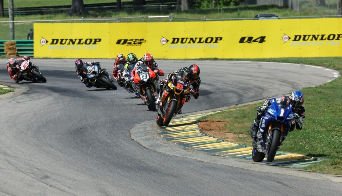 Jake Gagne se escapa de Mathew Scholtz y Danilo Petrucci Jake Gagne se escapa de Mathew Scholtz y Danilo Petrucci