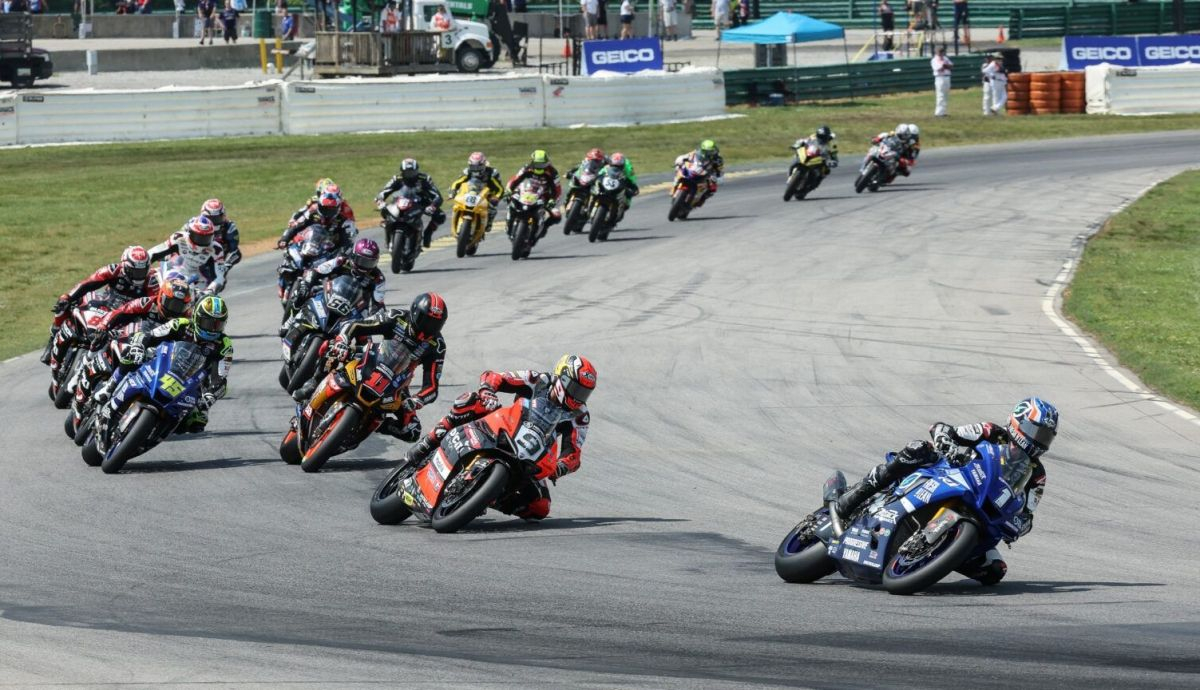 Jake Gagne seguido por Danilo Petrucci, Mathew Scholtz y Cameron Petersen Jake Gagne seguido por Danilo Petrucci, Mathew Scholtz y Cameron Petersen