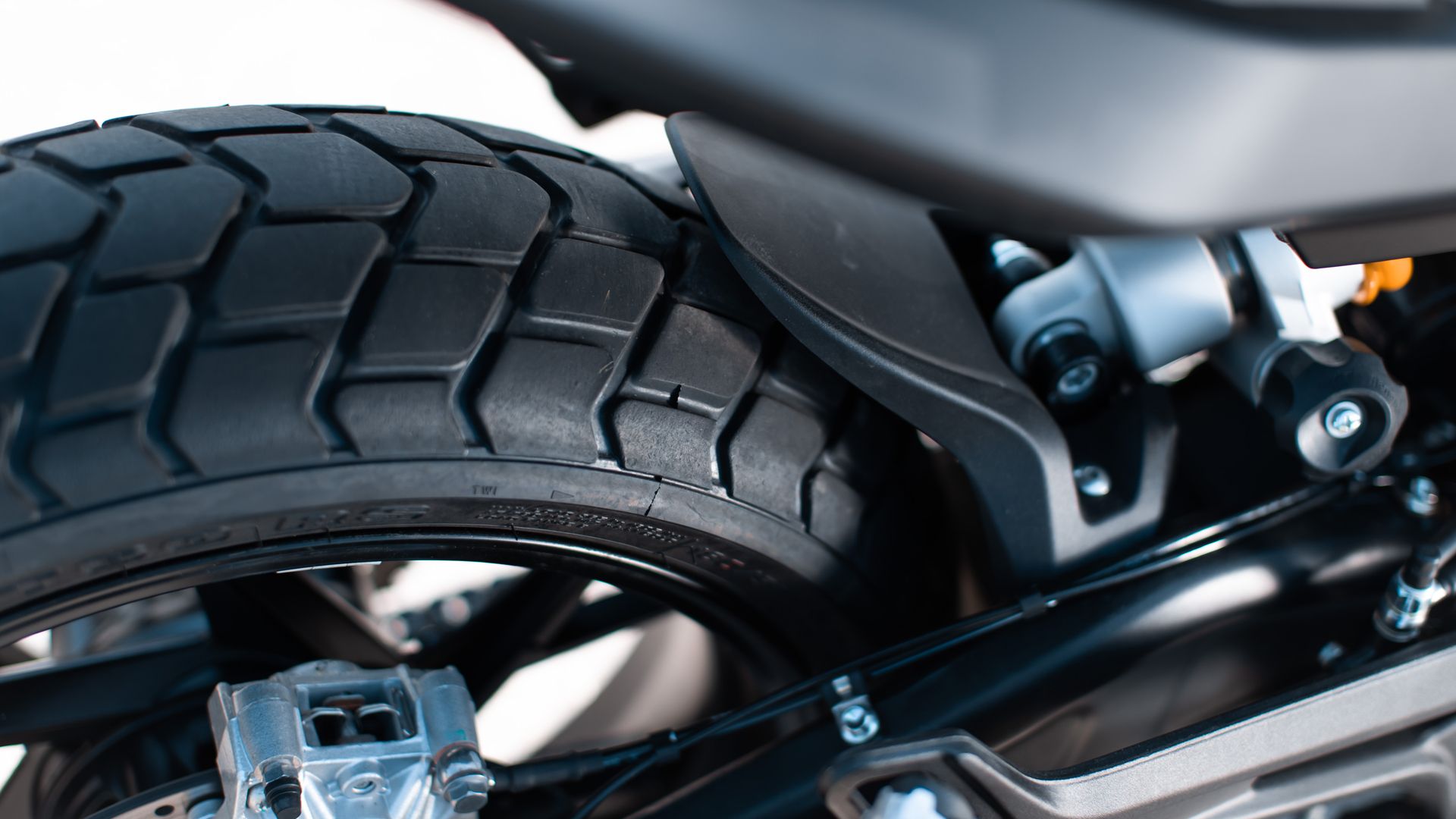 Benelli Leoncino 800 ES 2022 Detalles (13)