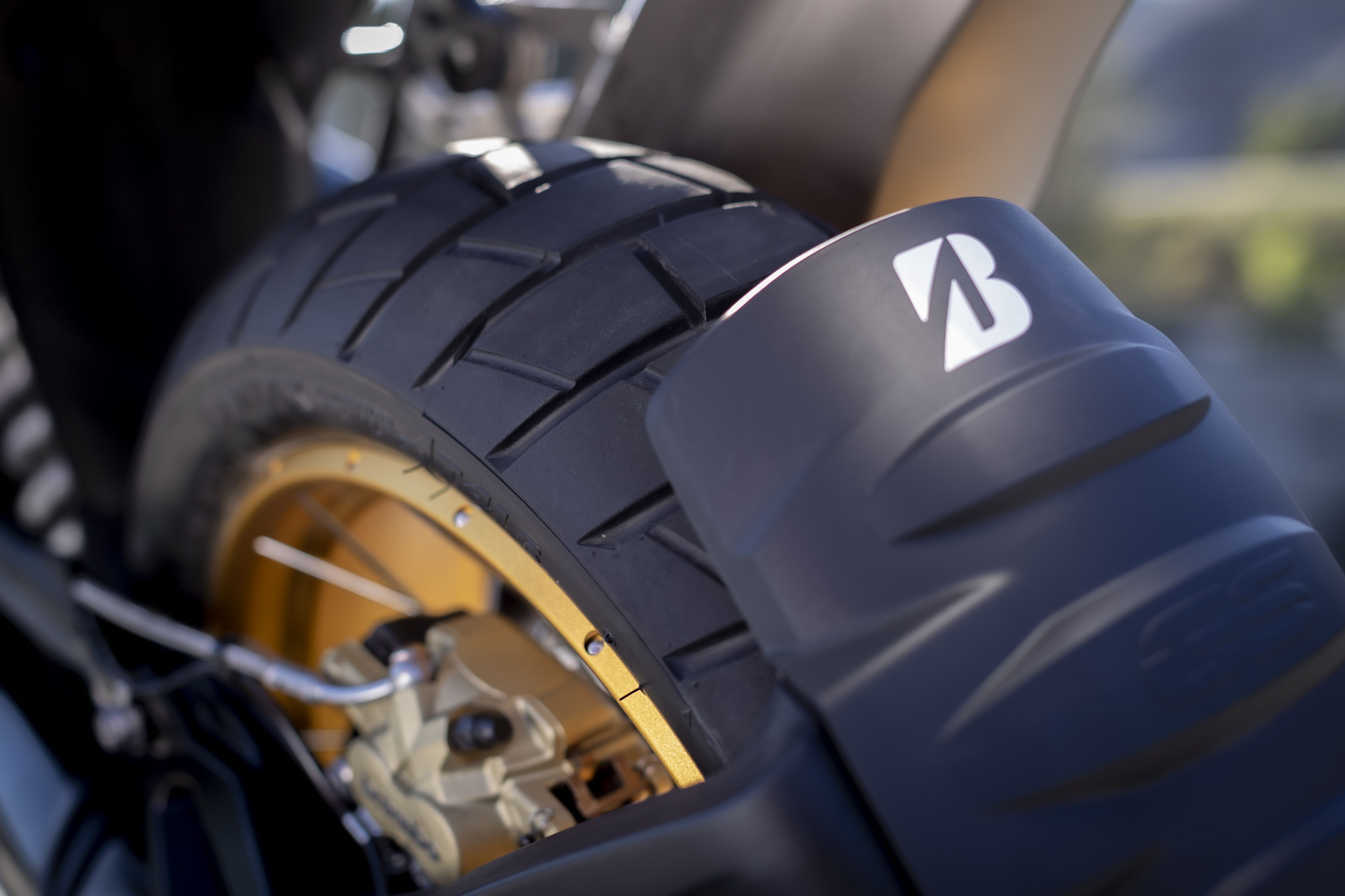 Bridgestone Battlax AT 41. 