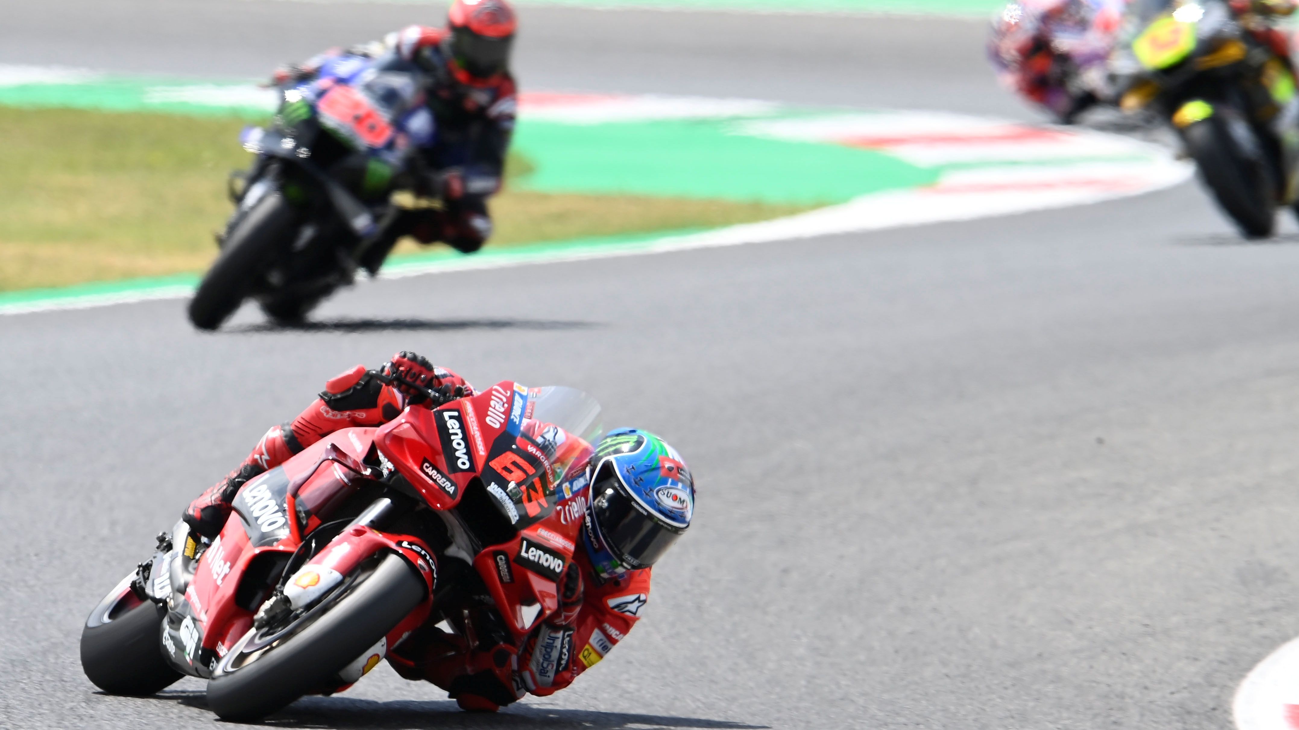 Pecco Bagnaia con un hueco sobre Fabio Quartararo en Mugello