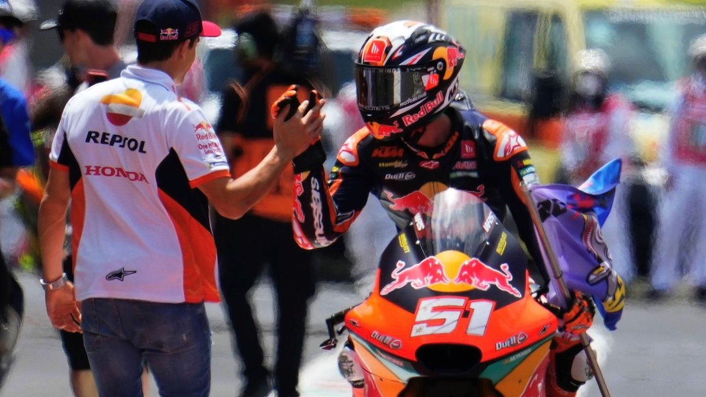 Marc Márquez felicita a Pedro Acosta nada más quitarle su récord histórico