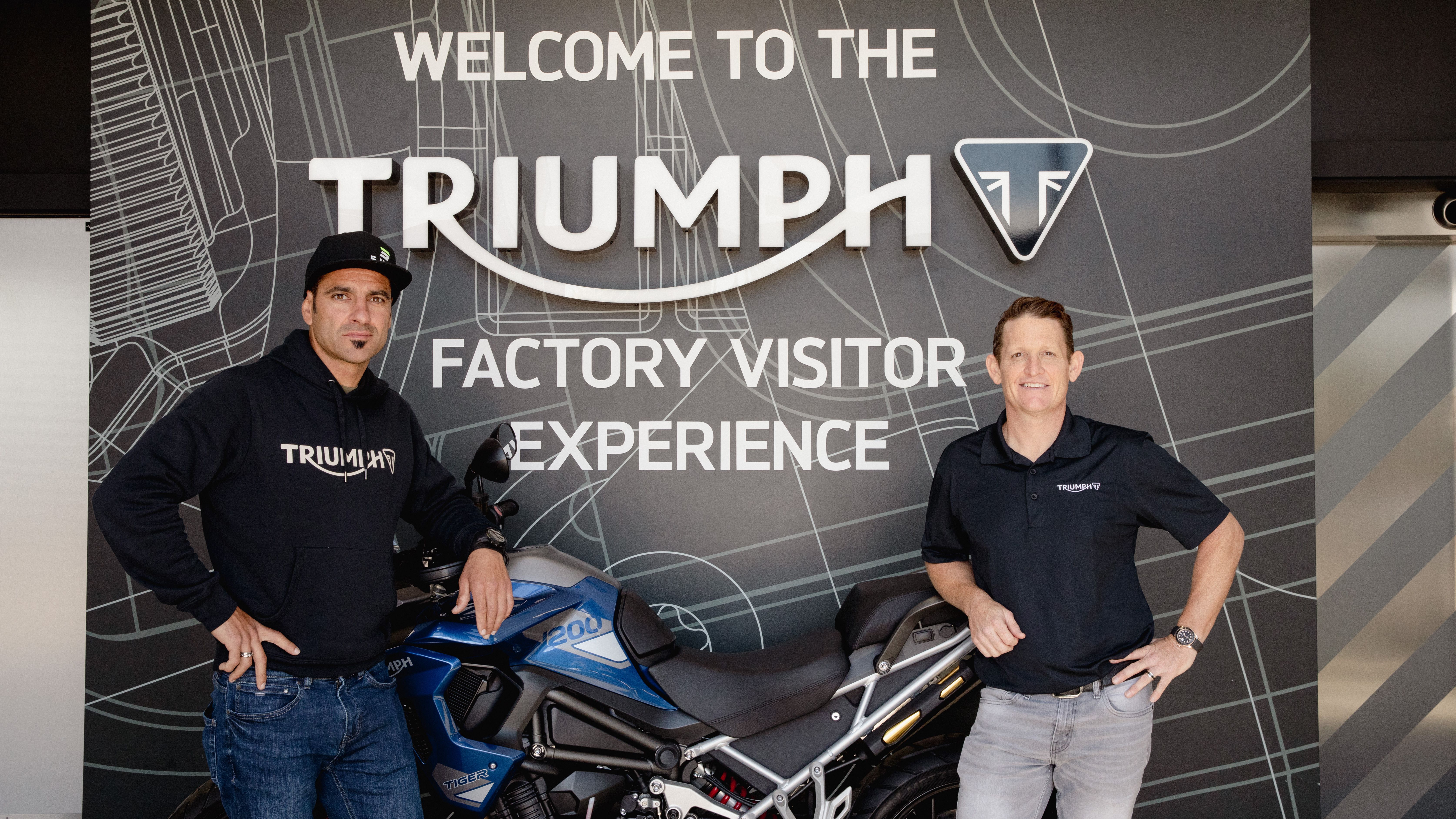 Ivan Cervantes Ricky Carmichael Visita Triumph (1)