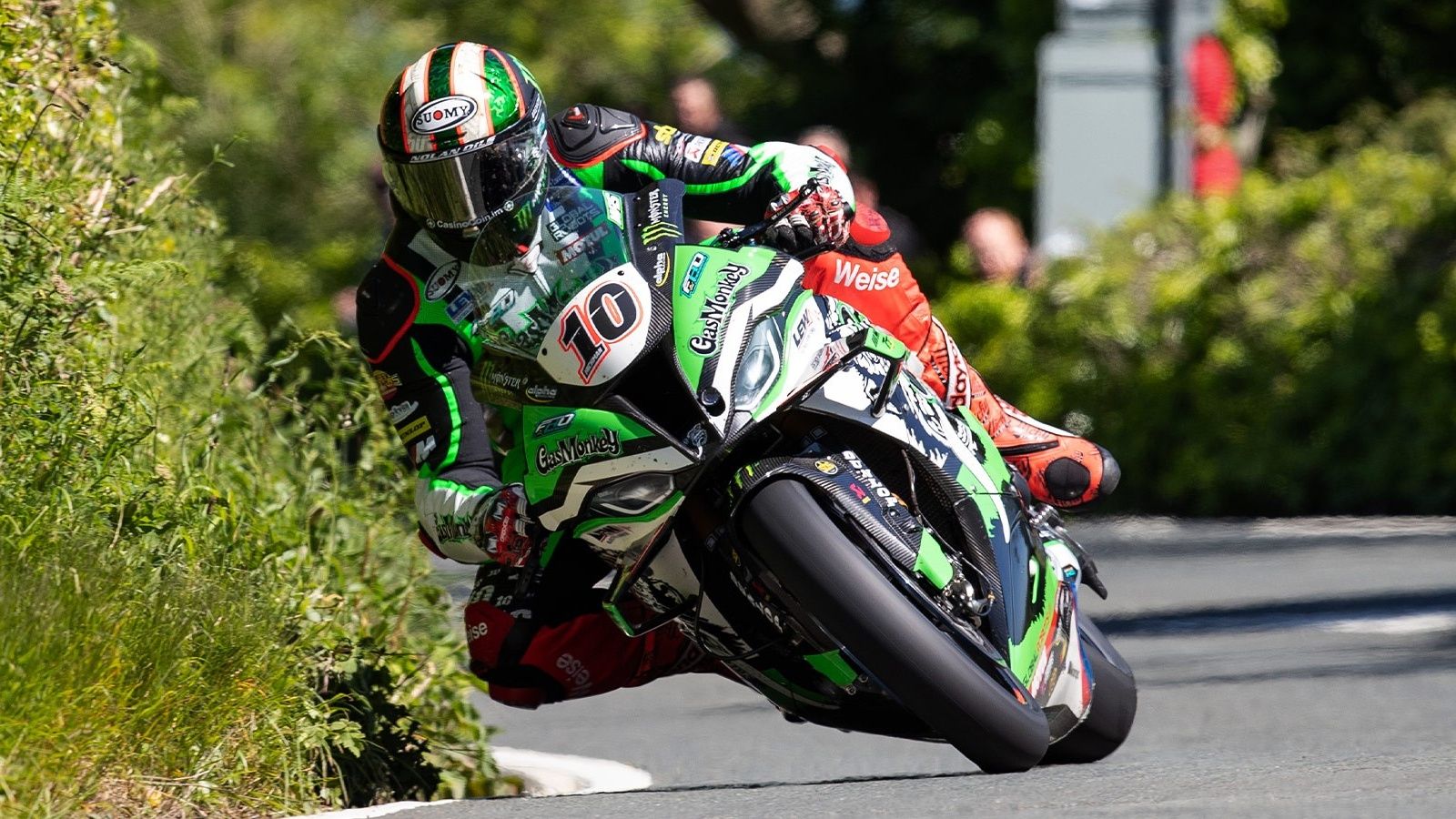 Peter Hickman se ha llevado la victoria en el TT Superbike 2022