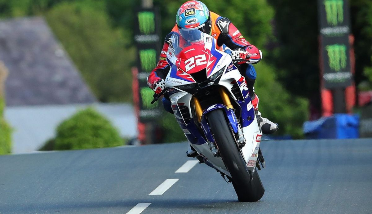Glenn Irwin se ha convertido en el newcomer más rápido de la historia del TT de Isla de Man Glenn Irwin se ha convertido en el newcomer más rápido de la historia del TT de Isla de Man