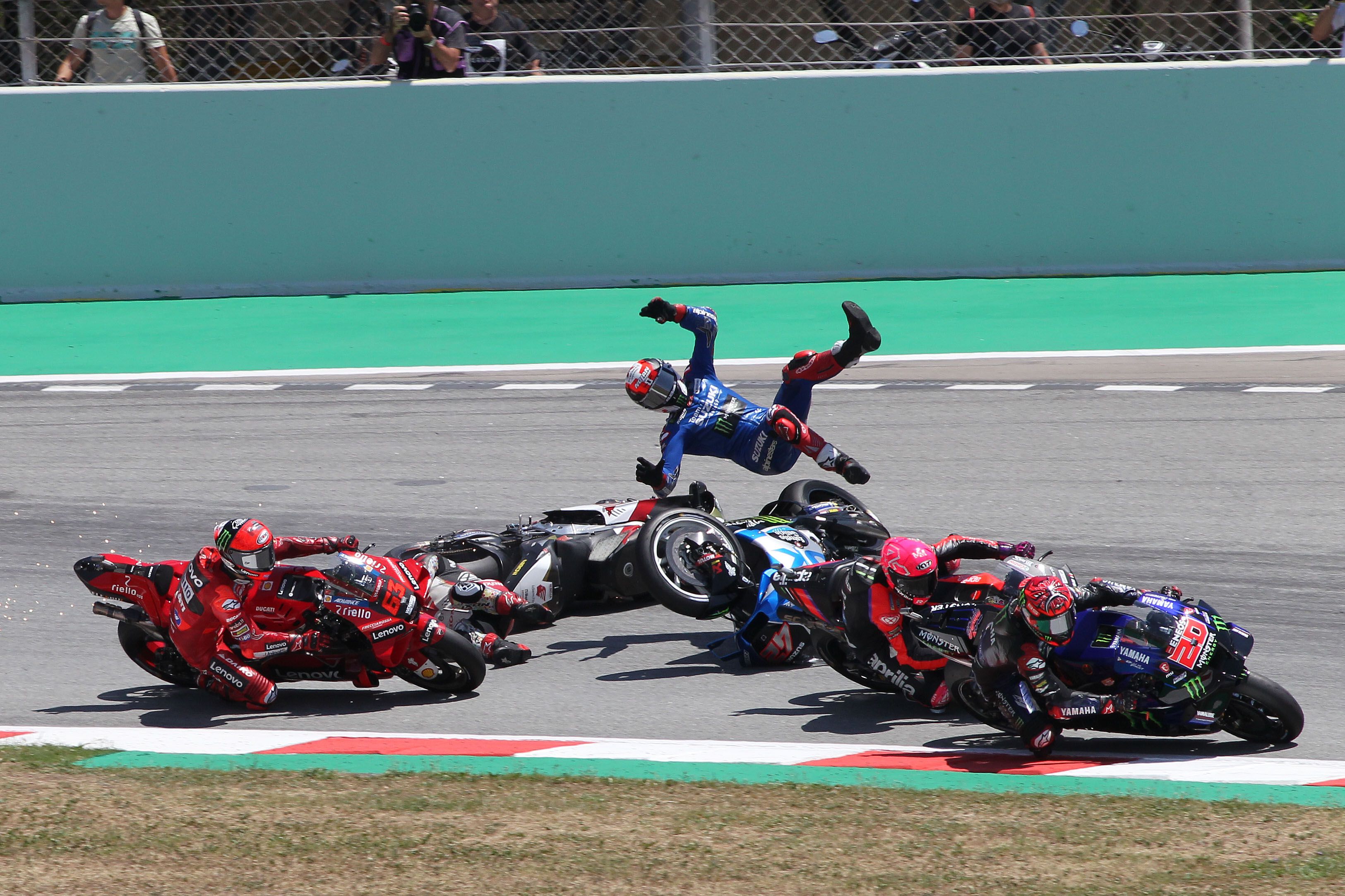 Álex Rins, contra el Panel de Comisarios: “Freddie Spencer es demasiado viejo para estar ahí”