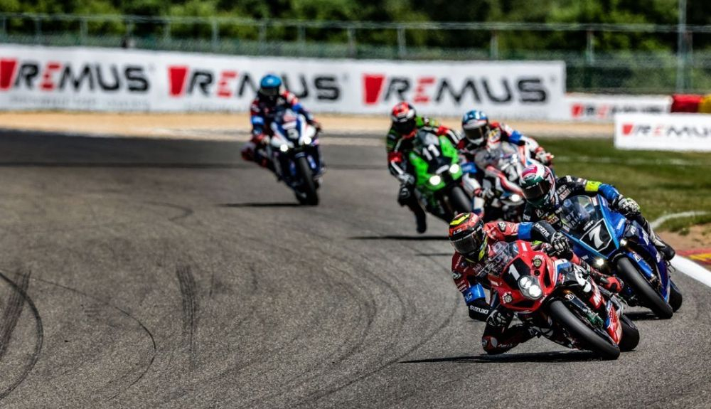 La primera hora estuvo protagonizada por SERT, YART, BMW, SRC y TSR La primera hora estuvo protagonizada por SERT, YART, BMW, SRC y TSR