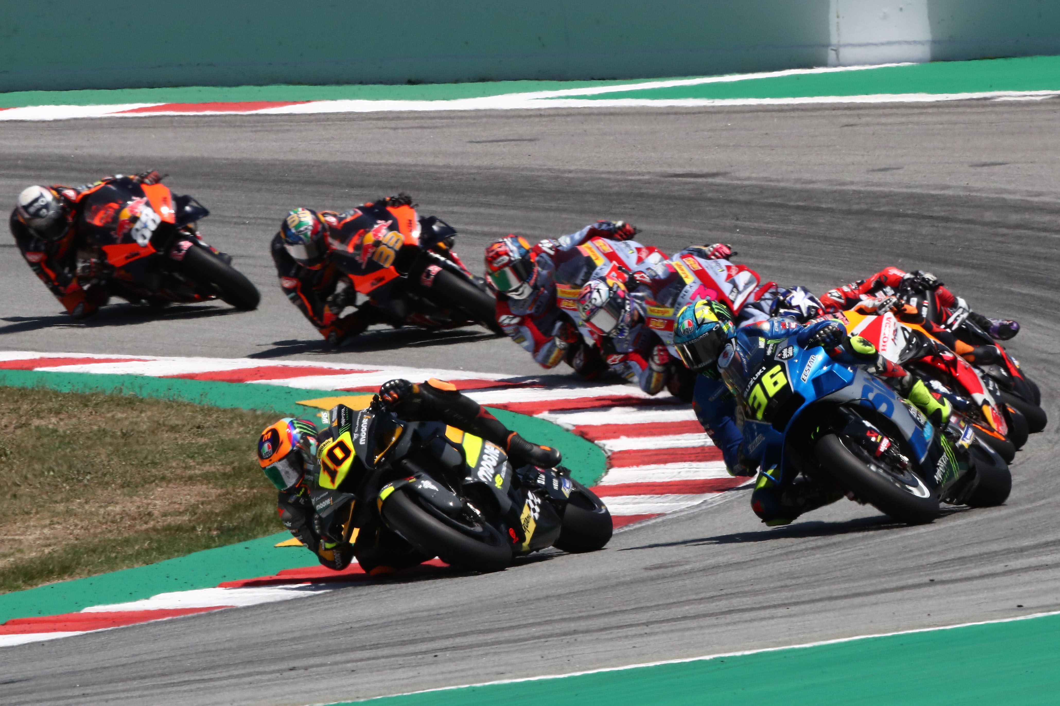 Luca Marini, Joan Mir, Pol Espargaró, Maverick Viñales, Enea Bastianini, Fabio Di Giannantonio, Brad Binder y Miguel Oliveira, MotoGP Catalunya 2022