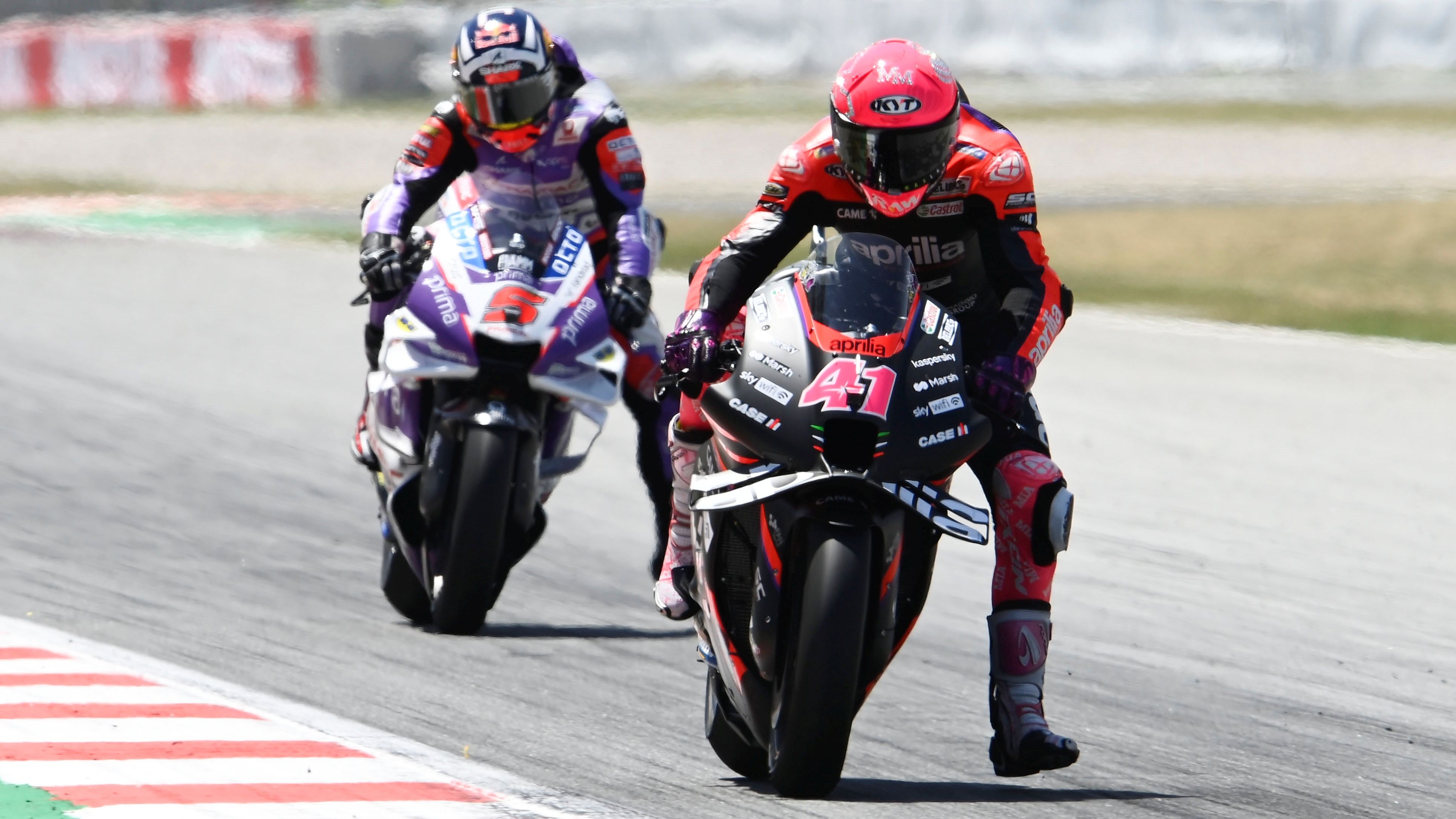 Aleix Espargaró y Johann Zarco son dos de los pilotos más consistentes de MotoGP 2022