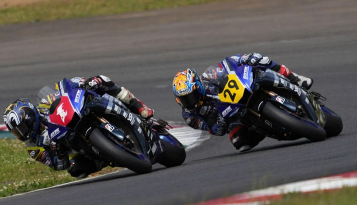 Katsuyuki Nakasuga y Yuki Okamoto firmaron sendos dobletes para Yamaha Katsuyuki Nakasuga y Yuki Okamoto firmaron sendos dobletes para Yamaha