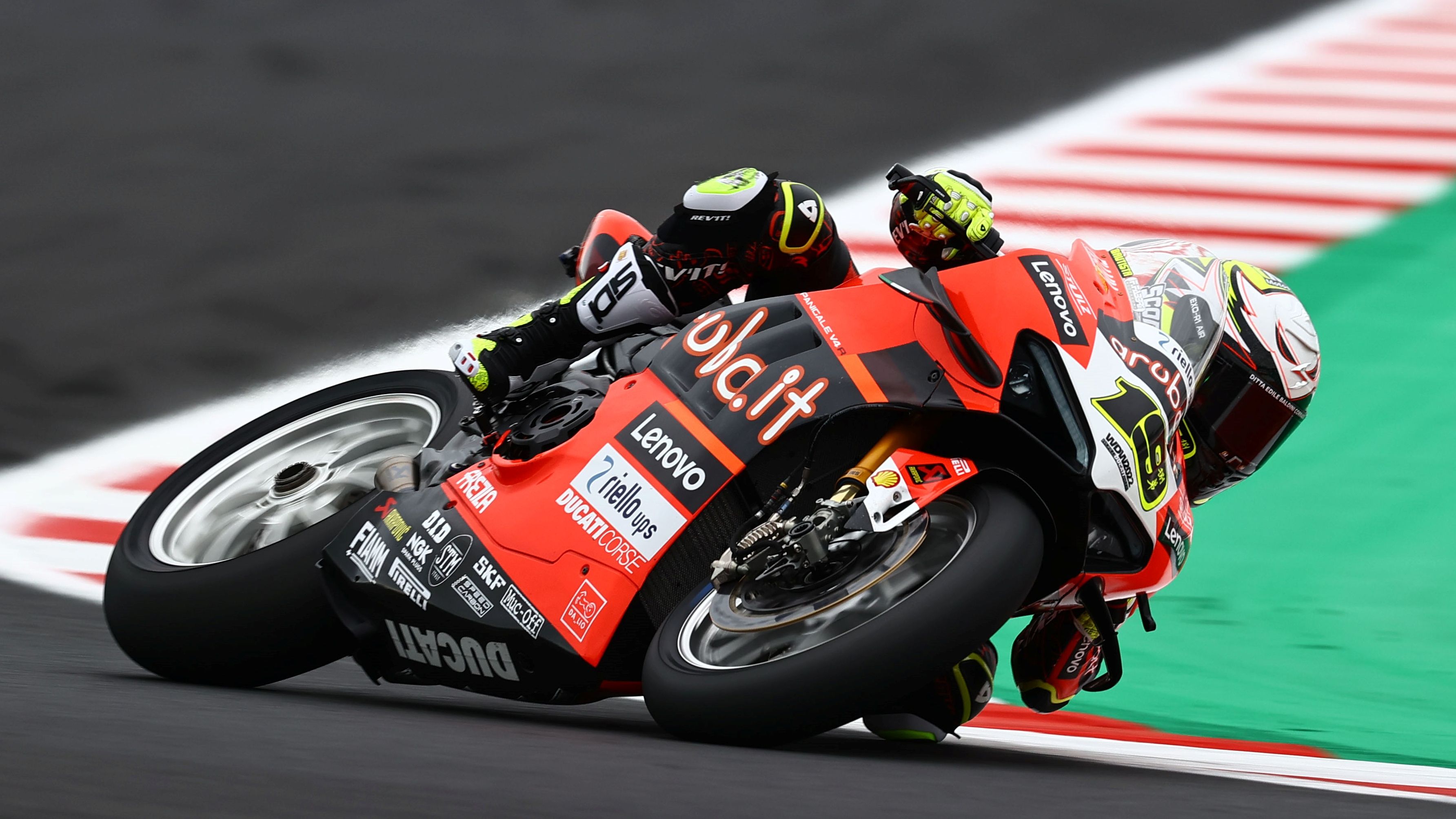Álvaro Bautista comanda en Misano tras los dos primeros libres