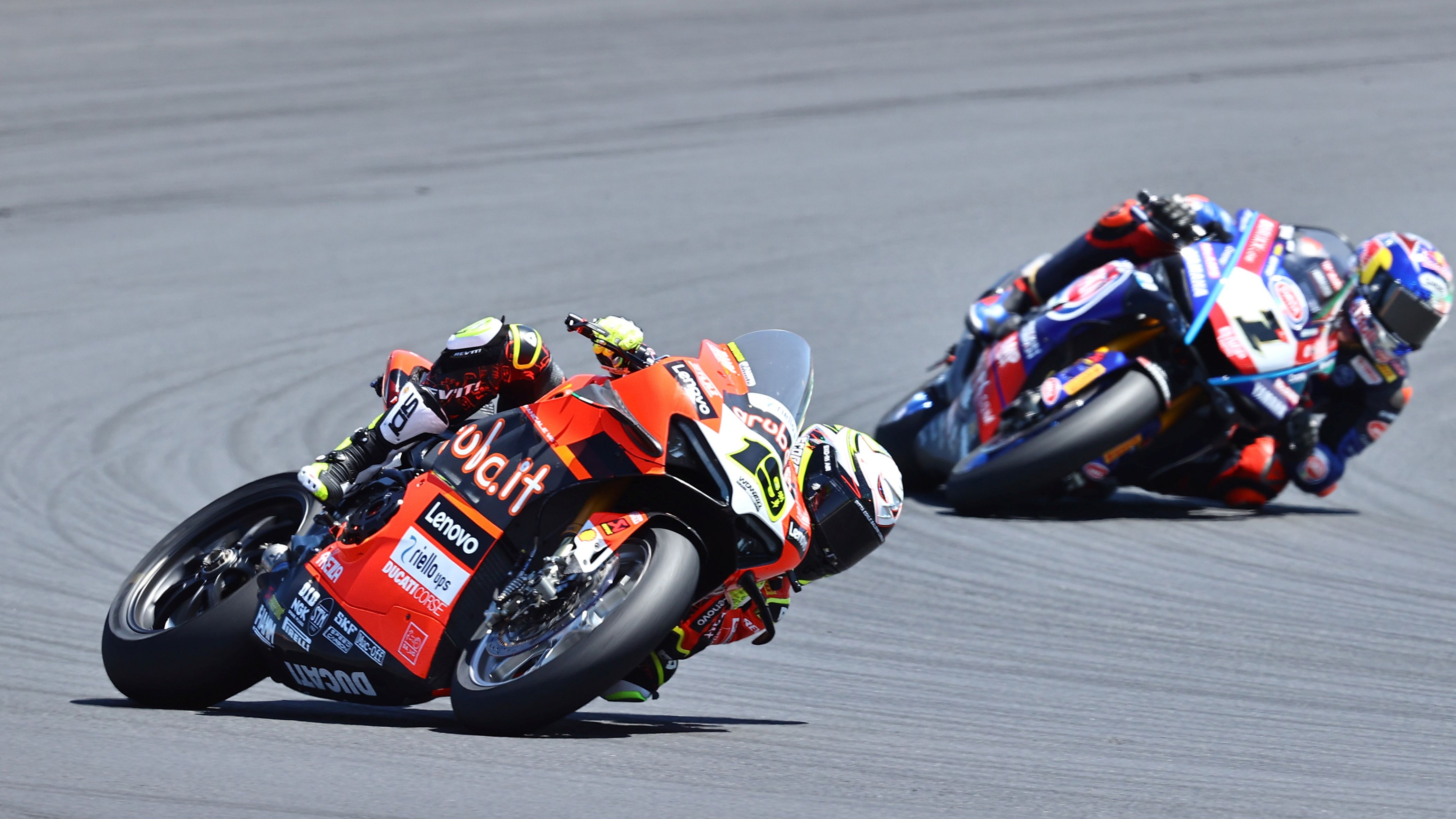 Álvaro Bautista se ha impuesto a Toprak Razgatlioglu en Misano