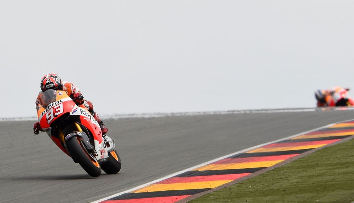 Marc Márquez se escapa de Dani Pedrosa en 2014 en Sachsenring