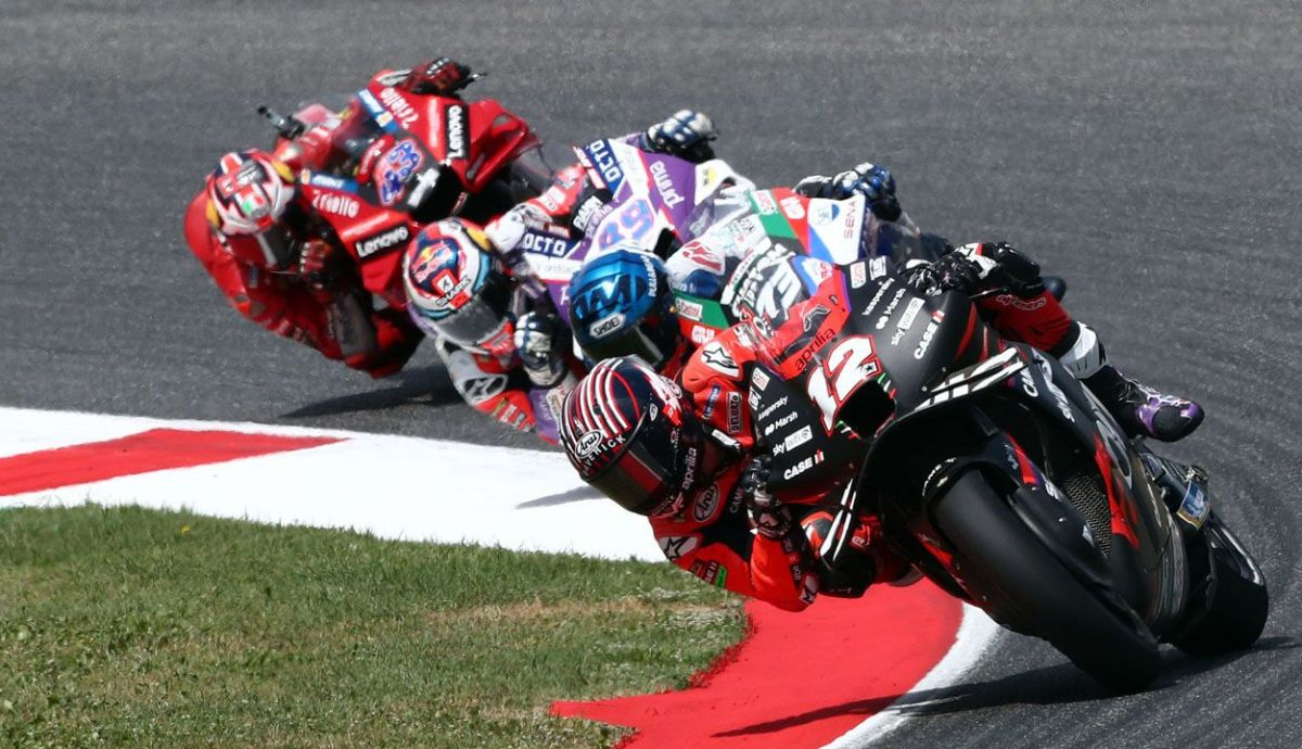 entrevista maverick vinales OAKLEY (5) entrevista maverick vinales OAKLEY (5)