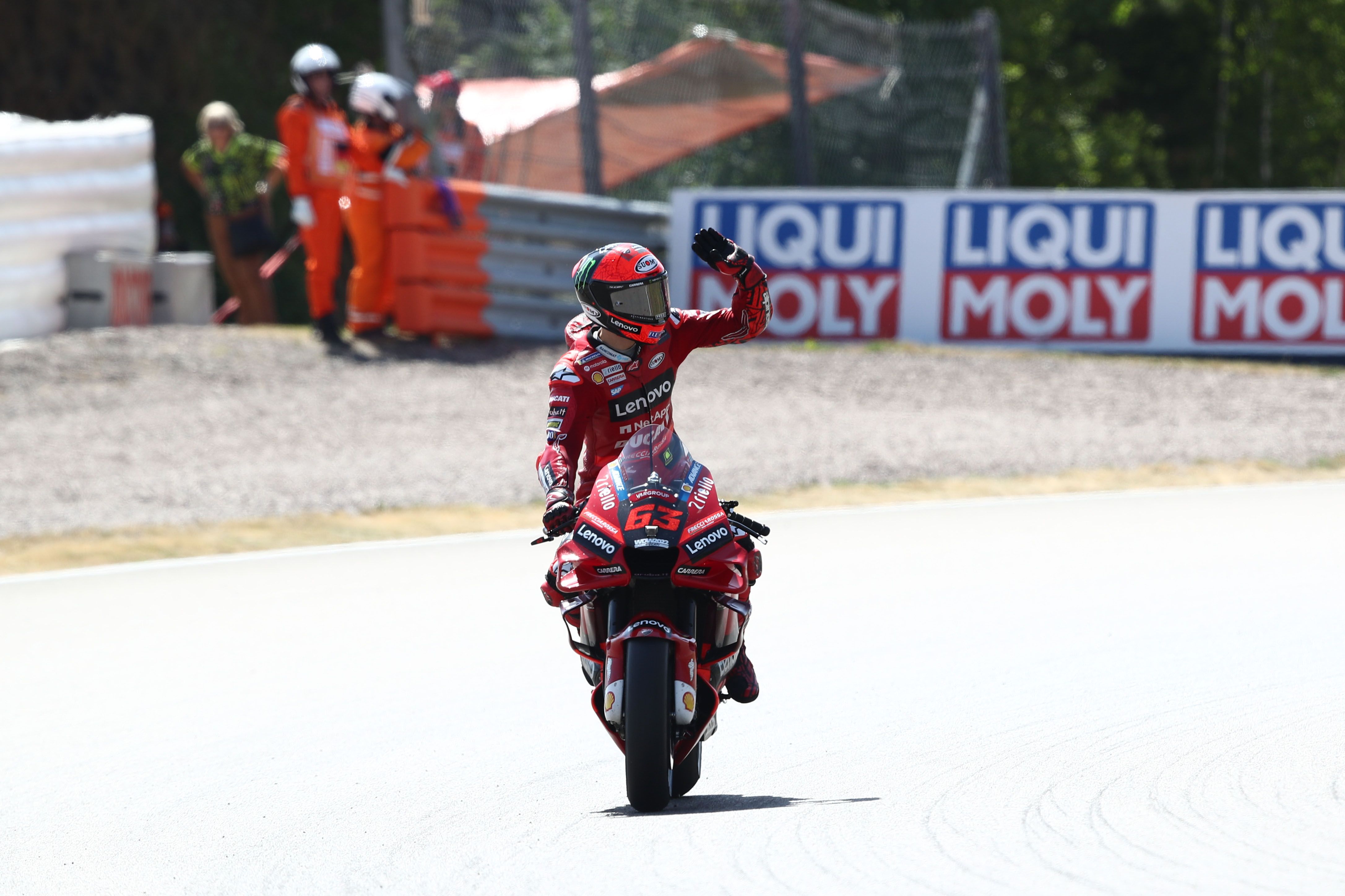 Pecco Bagnaia cumple con la pole en el GP de Alemania