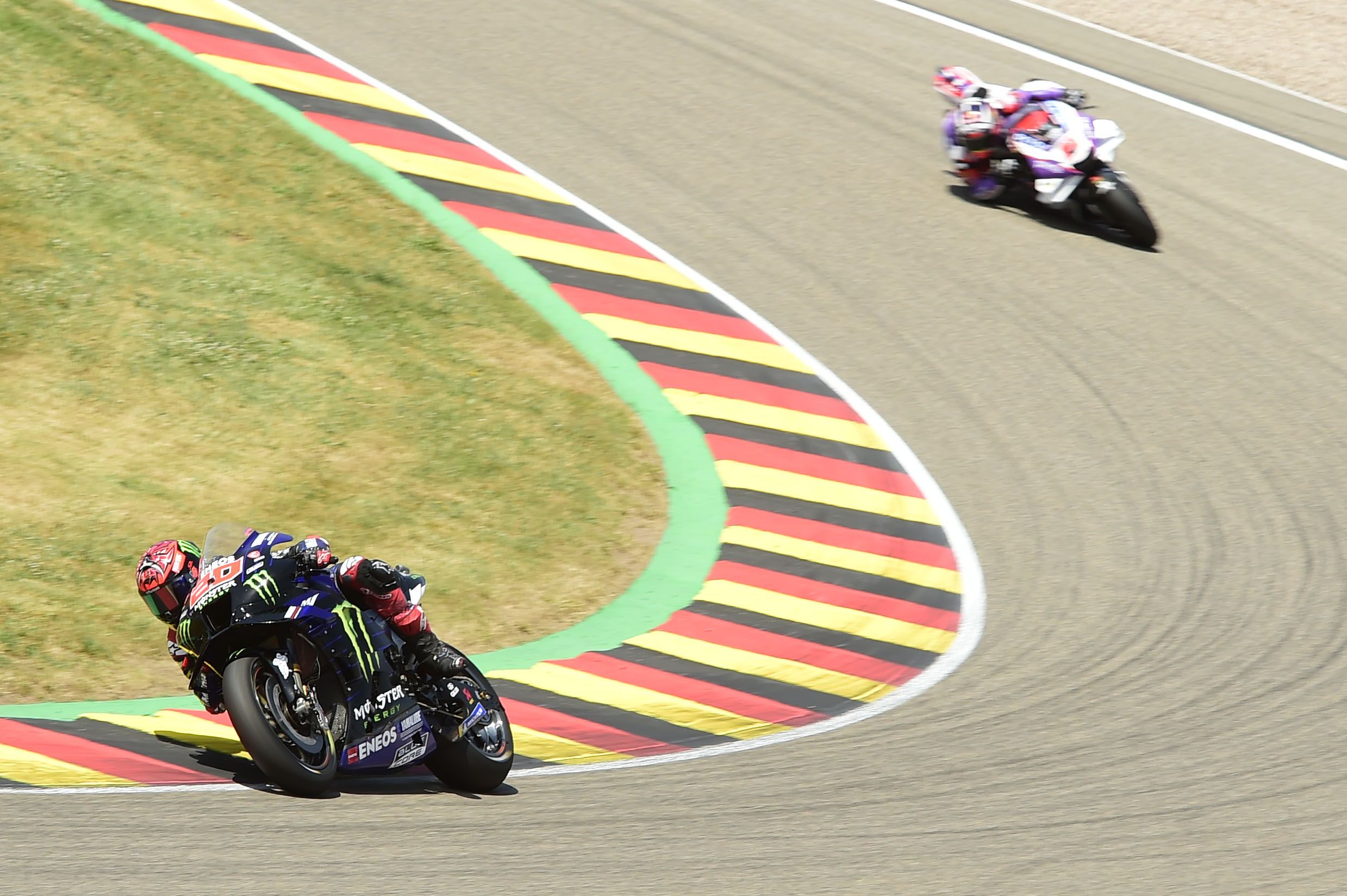 Fabio Quartararo se escapa de Johann Zarco, MotoGP Sachsenring 2022