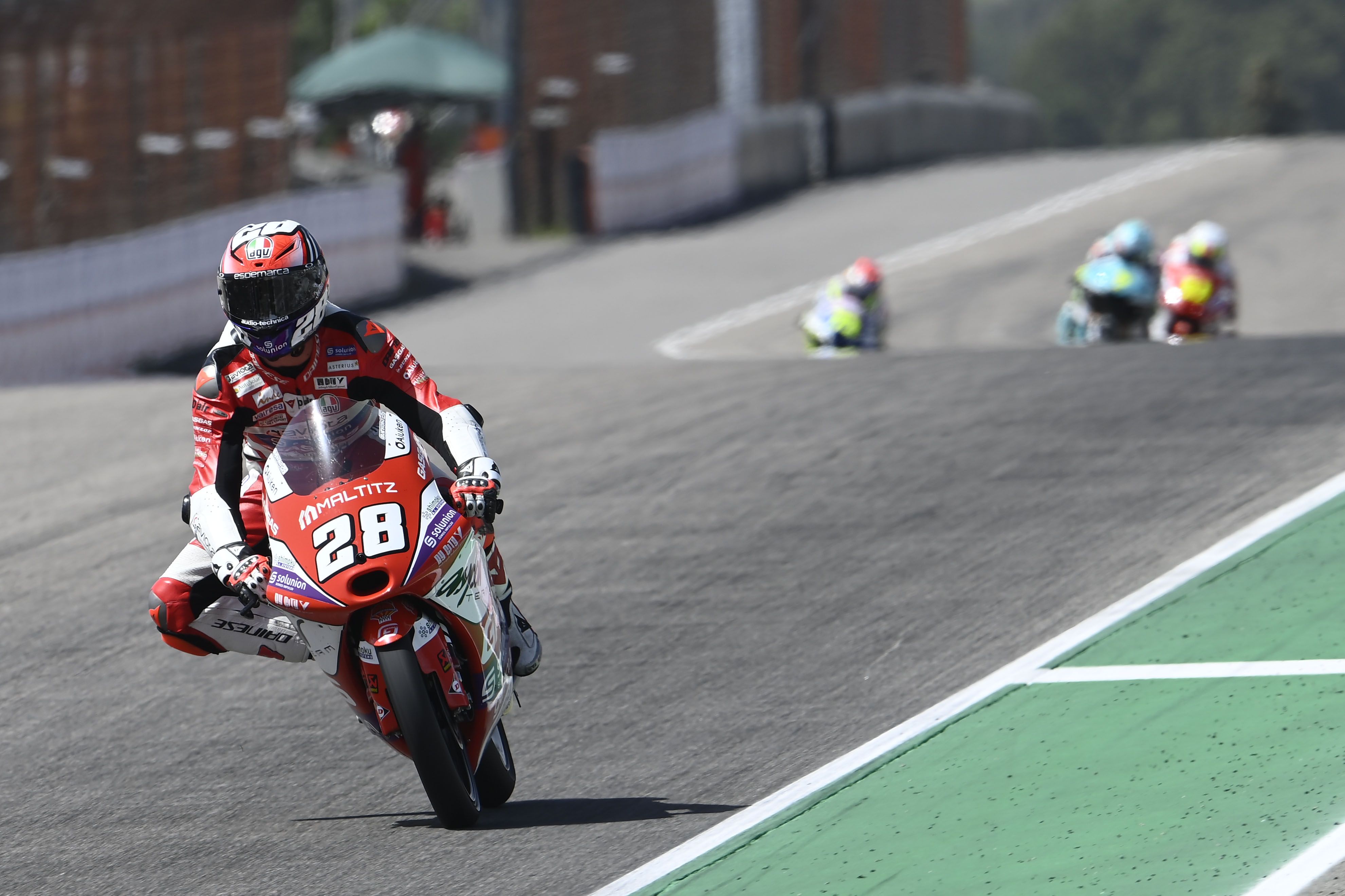 Izan Guevara se escapa en solitario hacia la victoria, Moto3 Sachsenring 2022