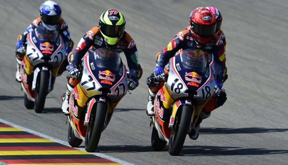 Ángel Piqueras, Filippo Farioli y Máximo Quiles en Sachsenring Ángel Piqueras, Filippo Farioli y Máximo Quiles en Sachsenring