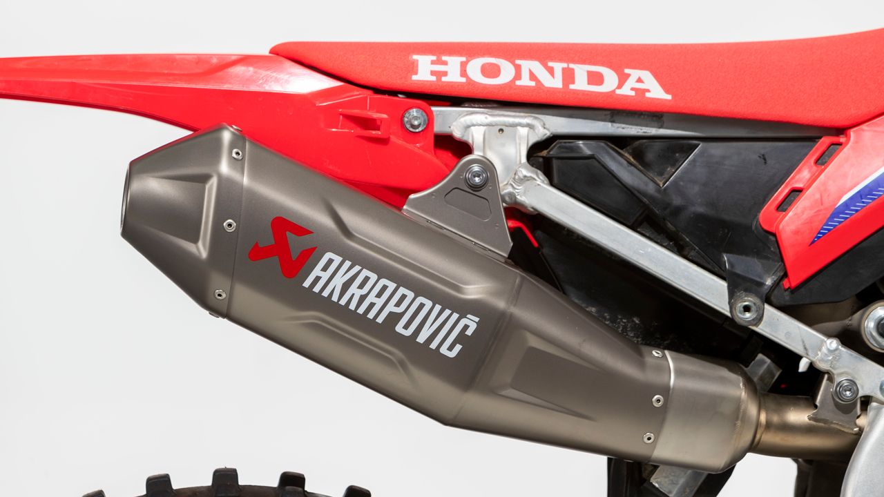 Escape Akrapovic para Honda CRF 250 2022.