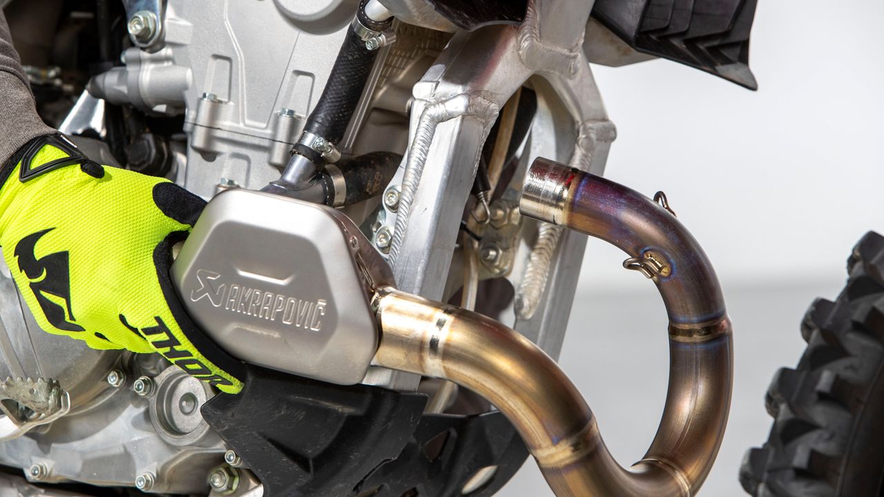 Escape Akrapovic para Honda CRF 250 2022.
