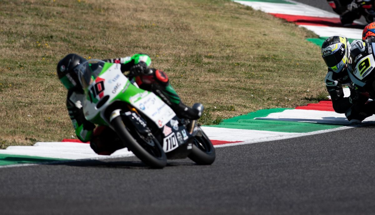 Nicola Fabio Carraro ganó la primera carrera y sigue líder de Moto3 Nicola Fabio Carraro ganó la primera carrera y sigue líder de Moto3