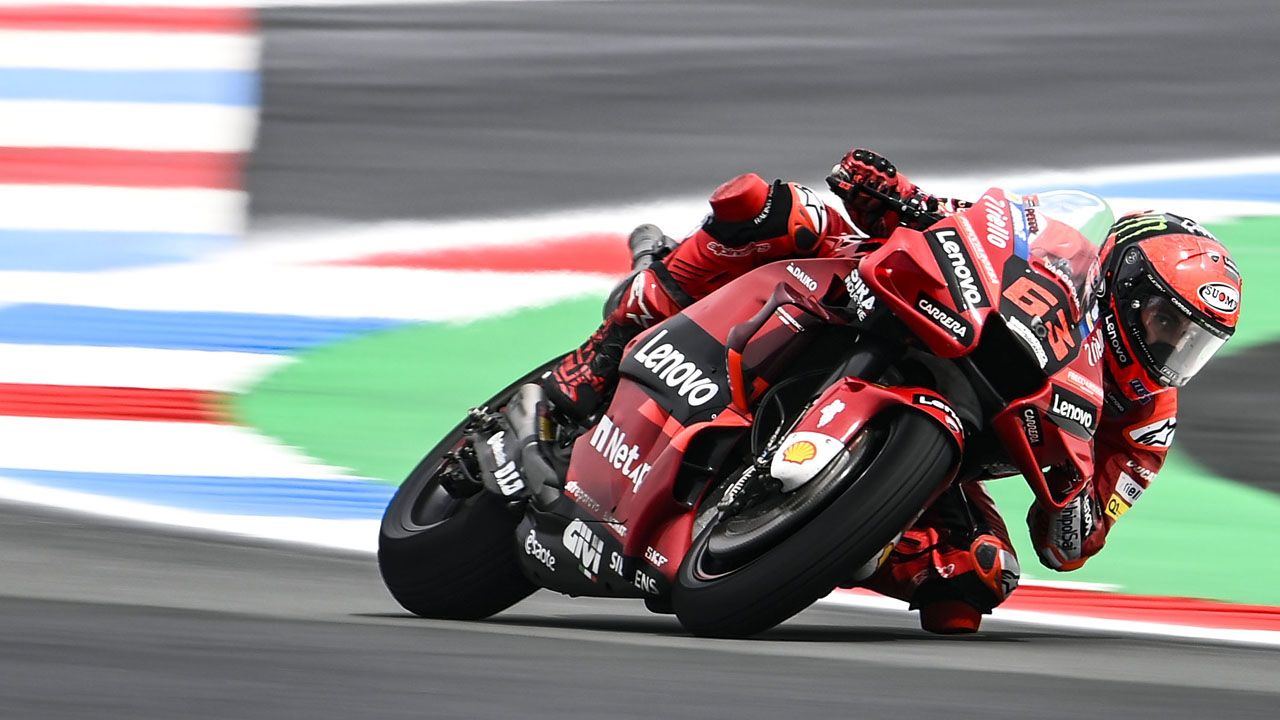 Pecco Bagnaia ha logrado el mejor tiempo del viernes en el circuito de Assen.