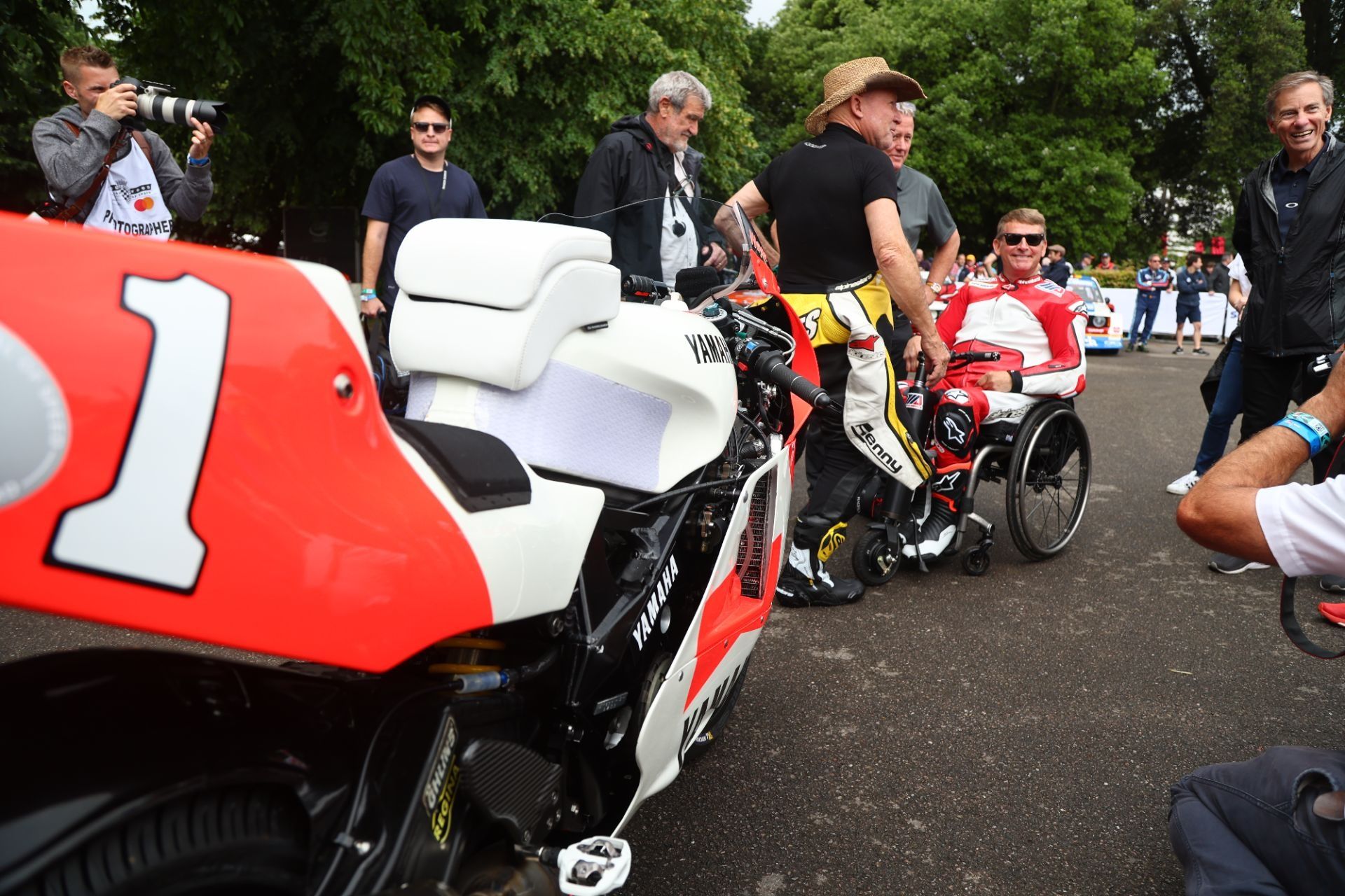 Wayne Rainey con la Yamaha YZR500 en el Goodwood FOS 2022 foto 16