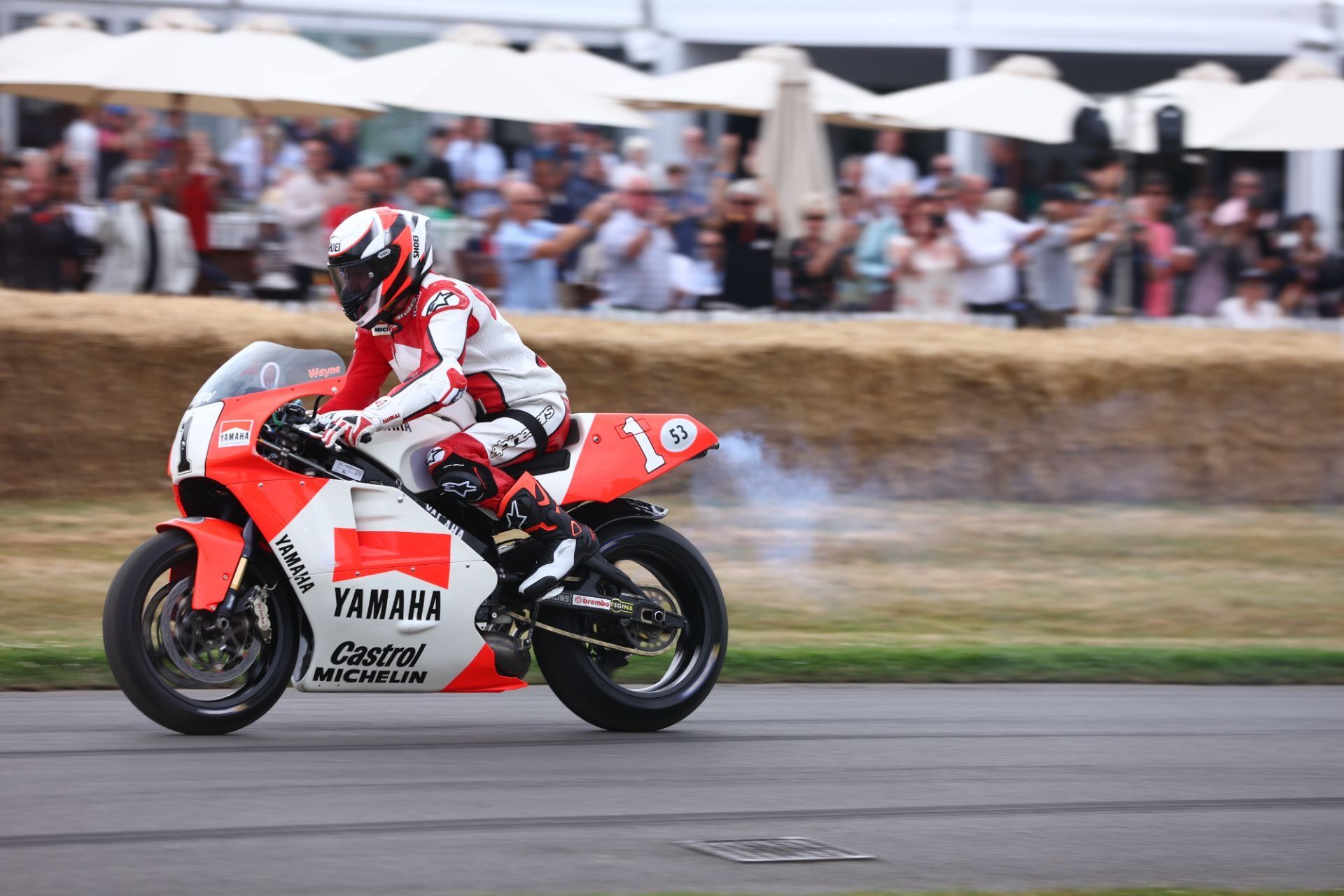 Wayne Rainey con la Yamaha YZR500 en el Goodwood FOS 2022 foto 28