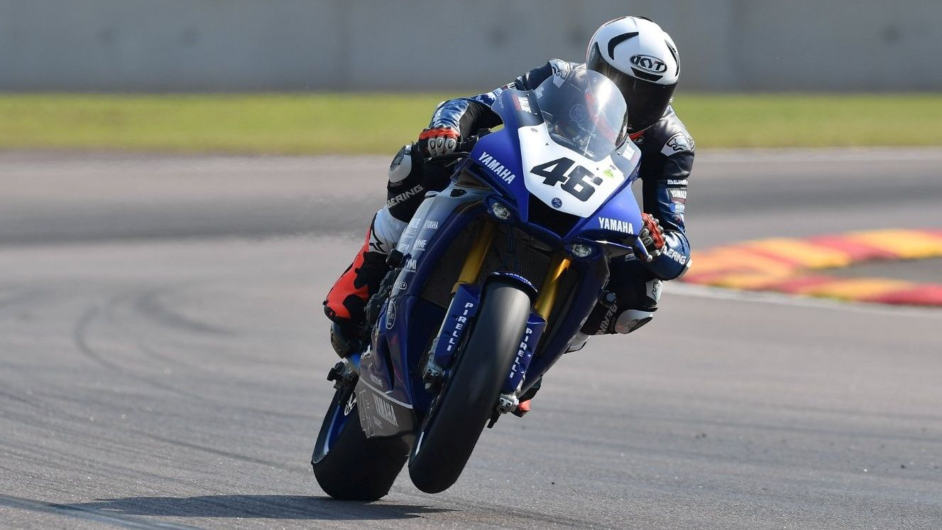 Mike Jones da un golpe al ASBK rozando el pleno en Hidden Valley