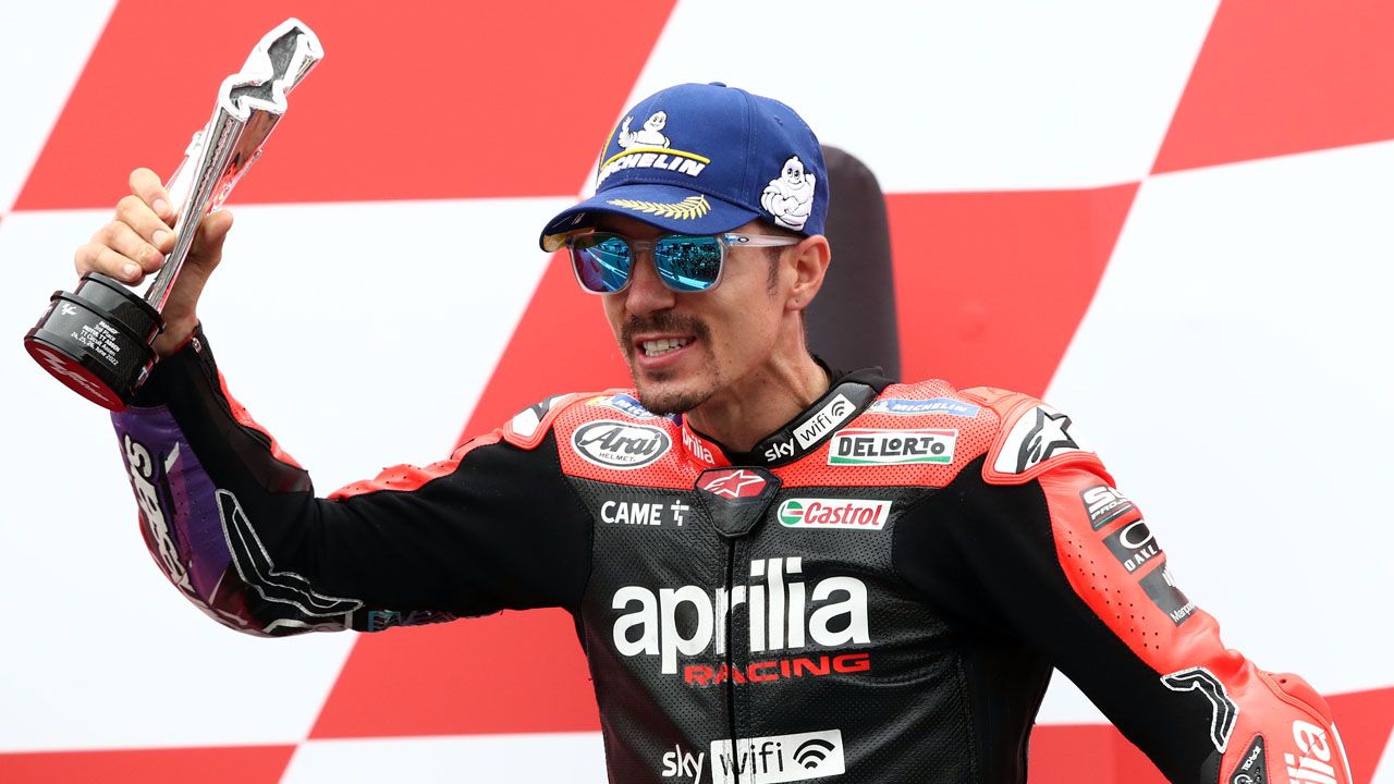 Primer podio de Maverick Viñales con Aprilia