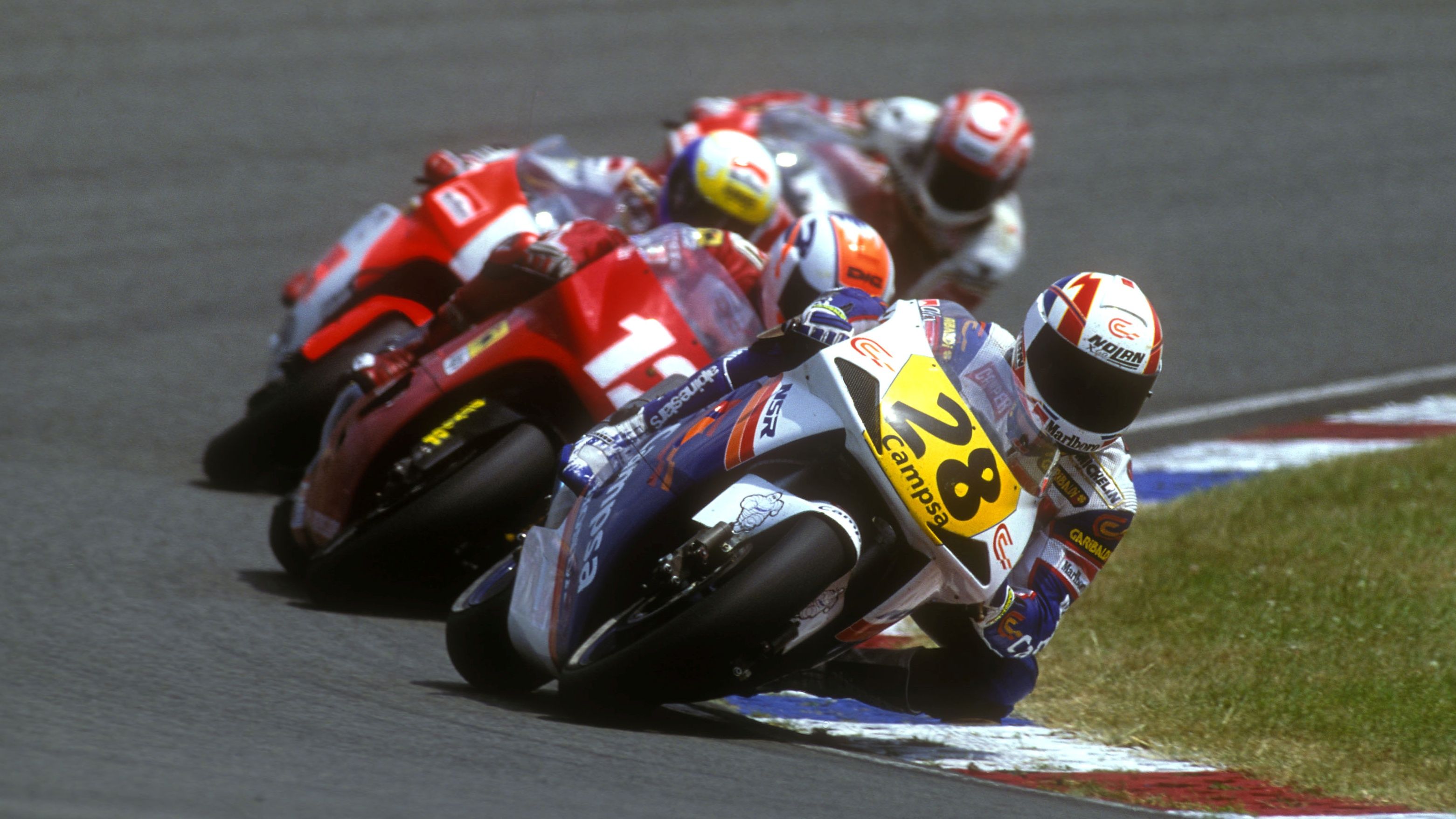 Álex Crivillé en Assen 1992 delante de Alex Barros, John Kocinski y Joan Garriga