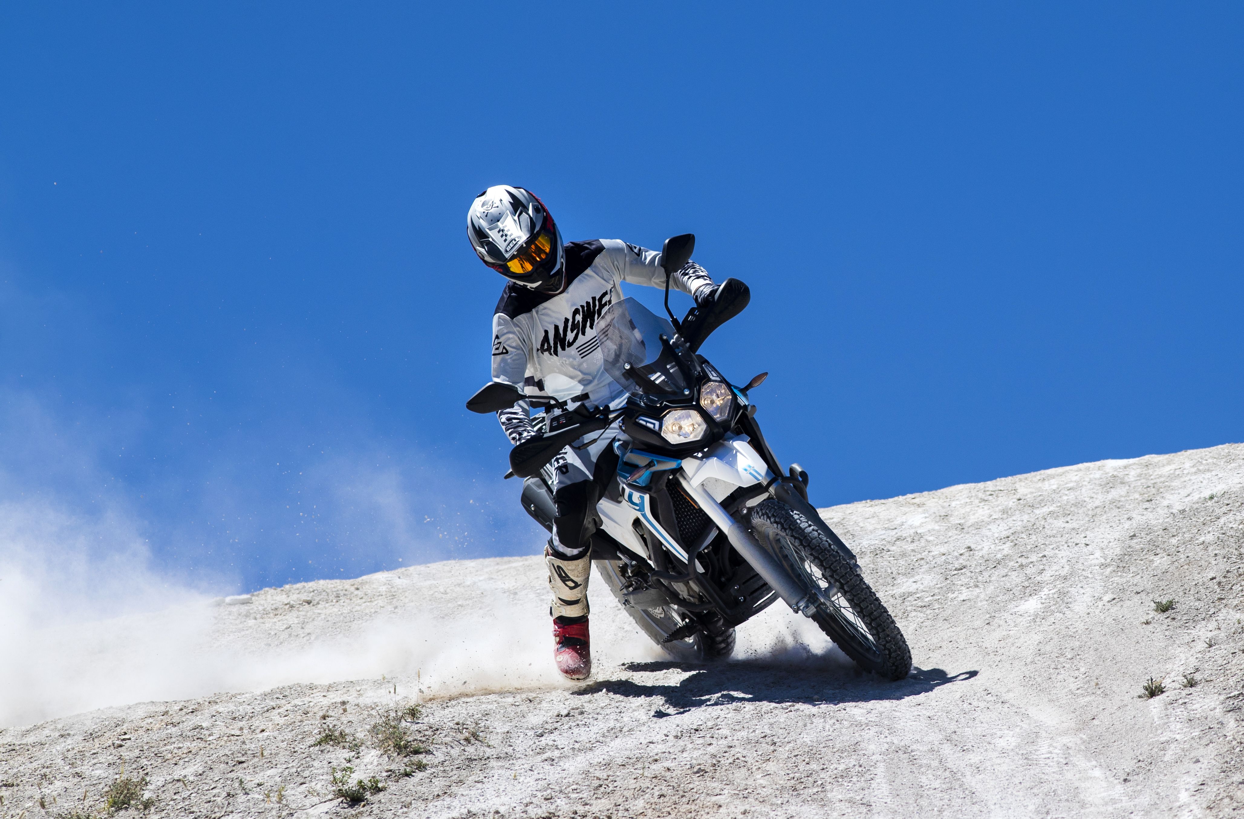 Vogue Rally 300 123