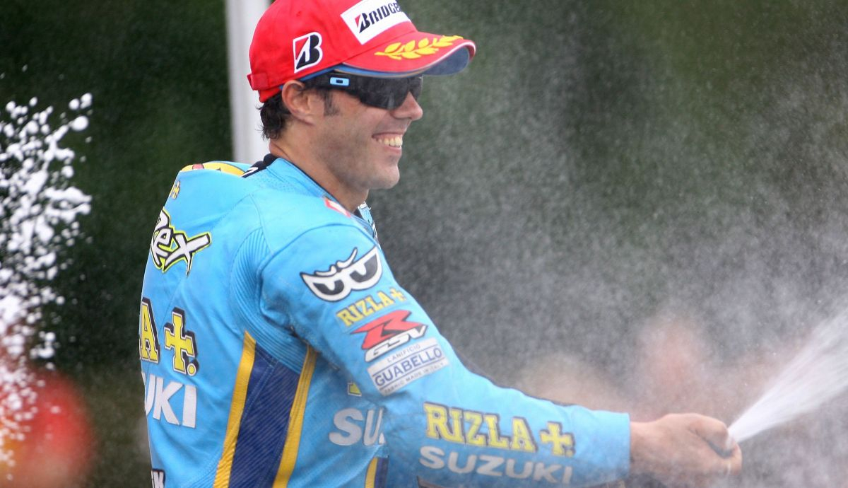 Loris Capirossi subió por última vez al podio con Suzuki Loris Capirossi subió por última vez al podio con Suzuki