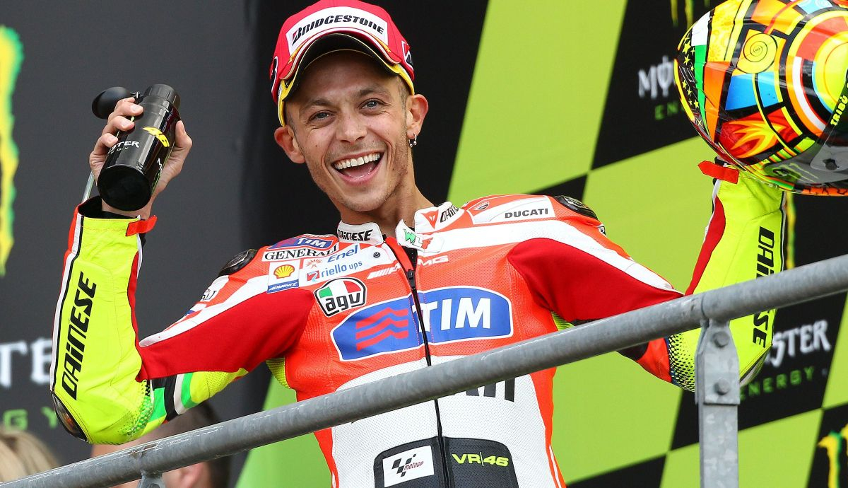 Valentino Rossi consiguió subir al podio con Ducati Valentino Rossi consiguió subir al podio con Ducati