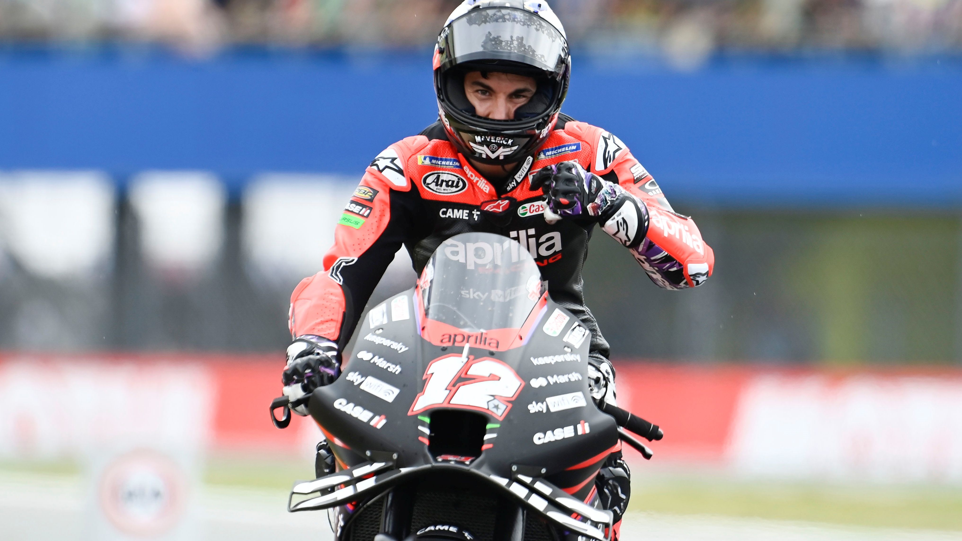 Maverick Viñales tras terminar tercero la carrera de Assen