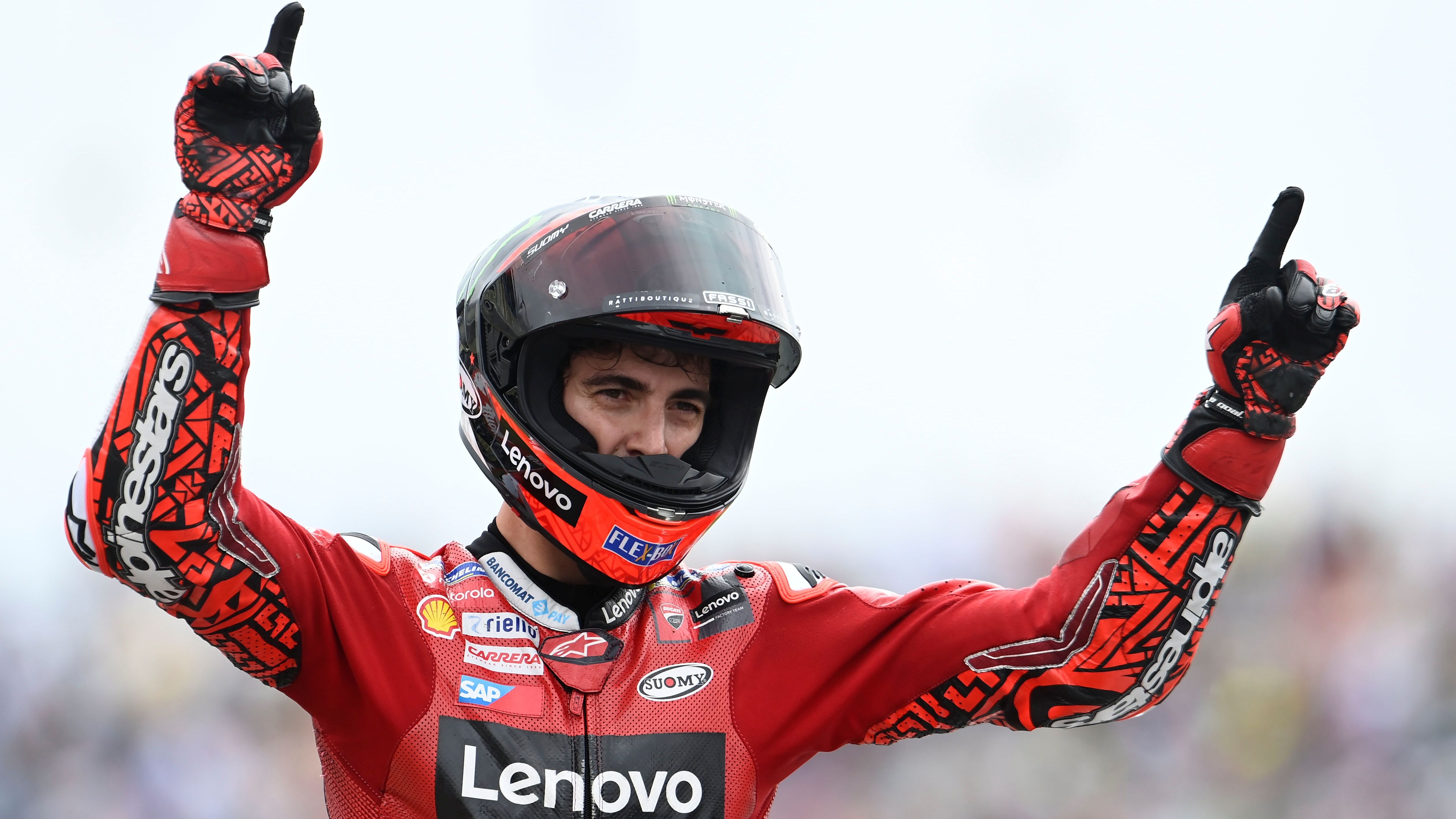 Pecco Bagnaia festeja en Assen su tercer triunfo de MotoGP 2022