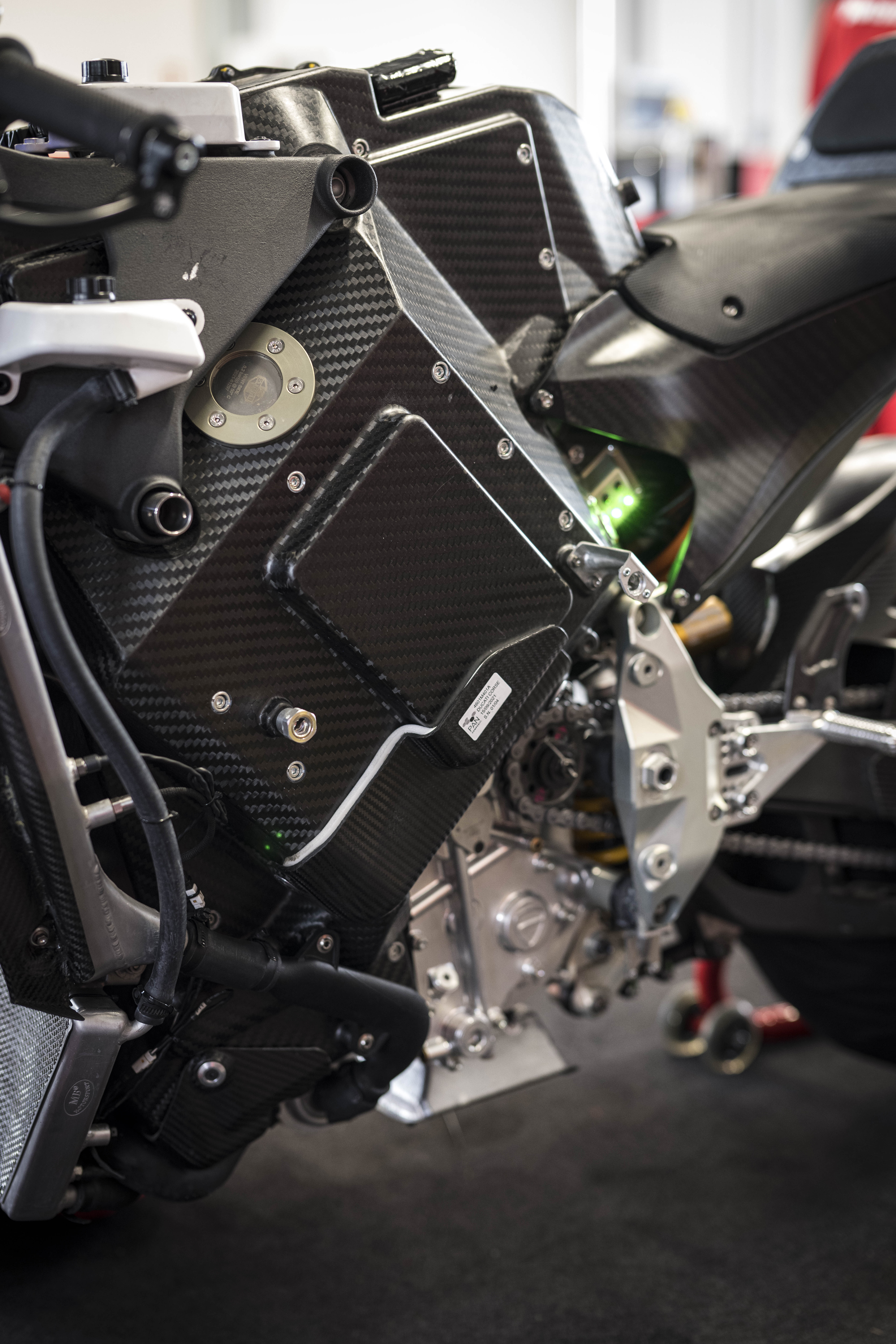 Ducati V21L Detalles (20)