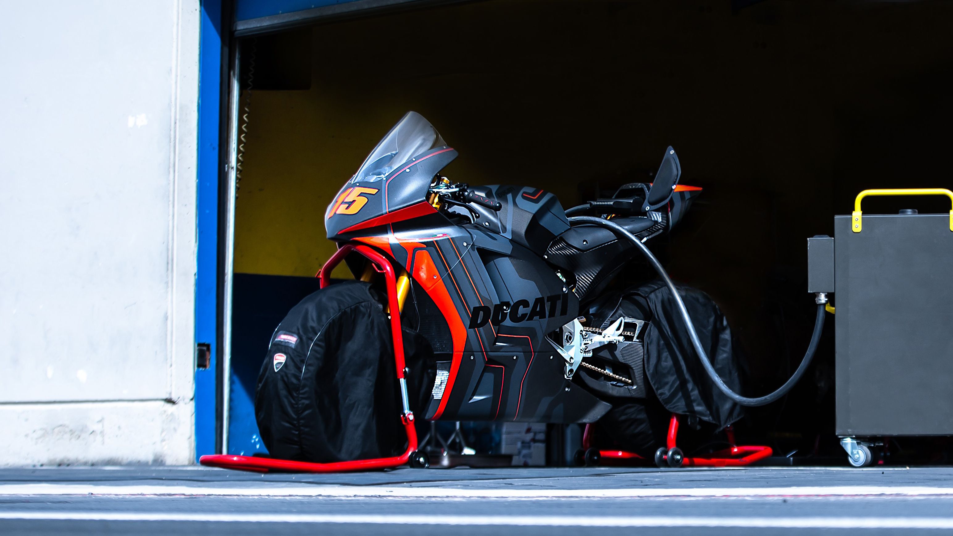 Ducati V21L test Misano (3)