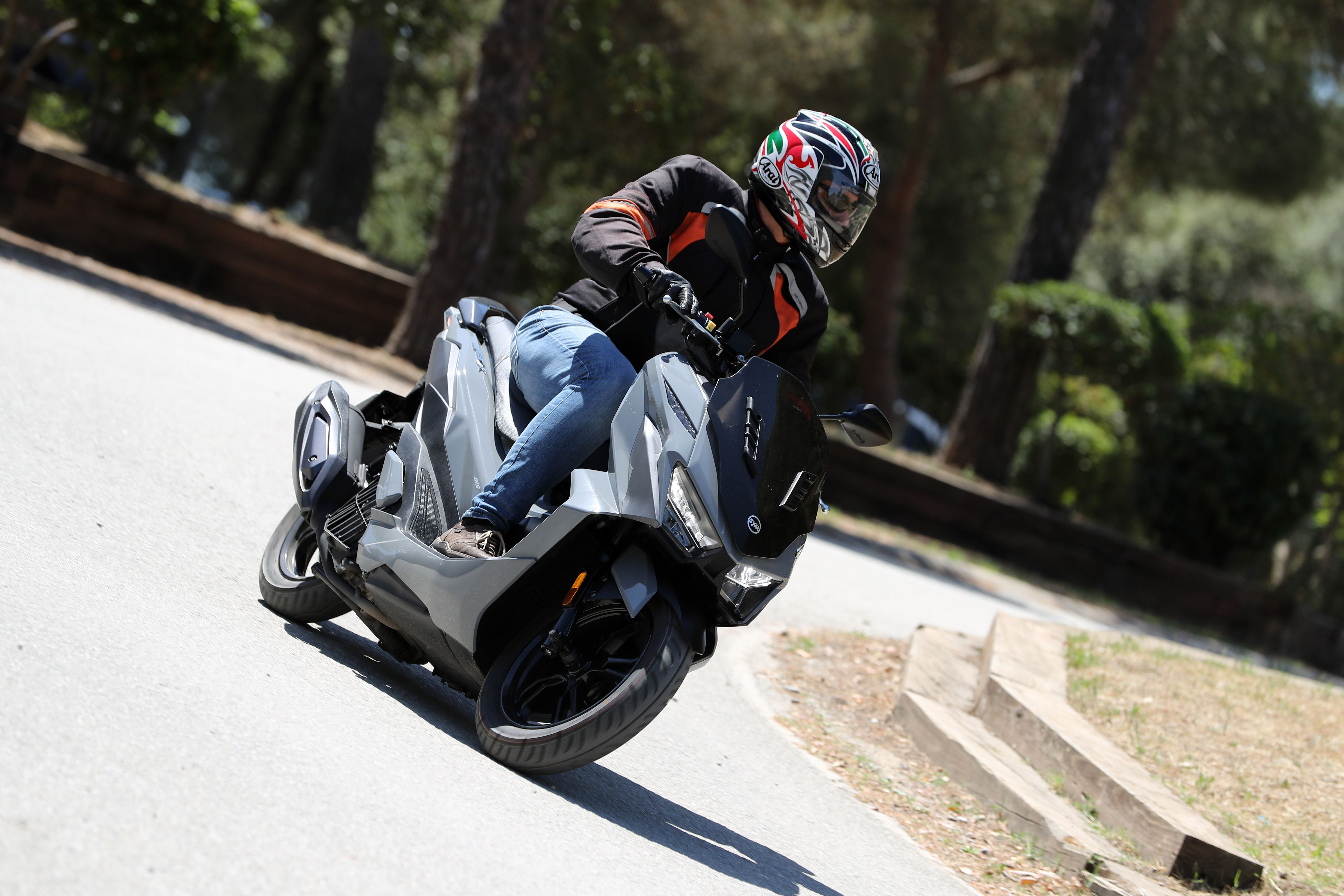 Los scooters de 125 impulsan las matriculaciones.