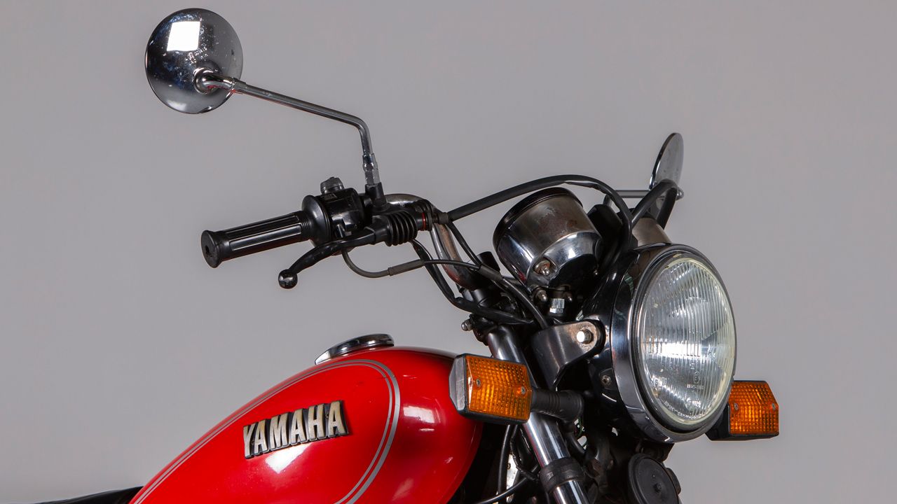 Yamaha SR250.
